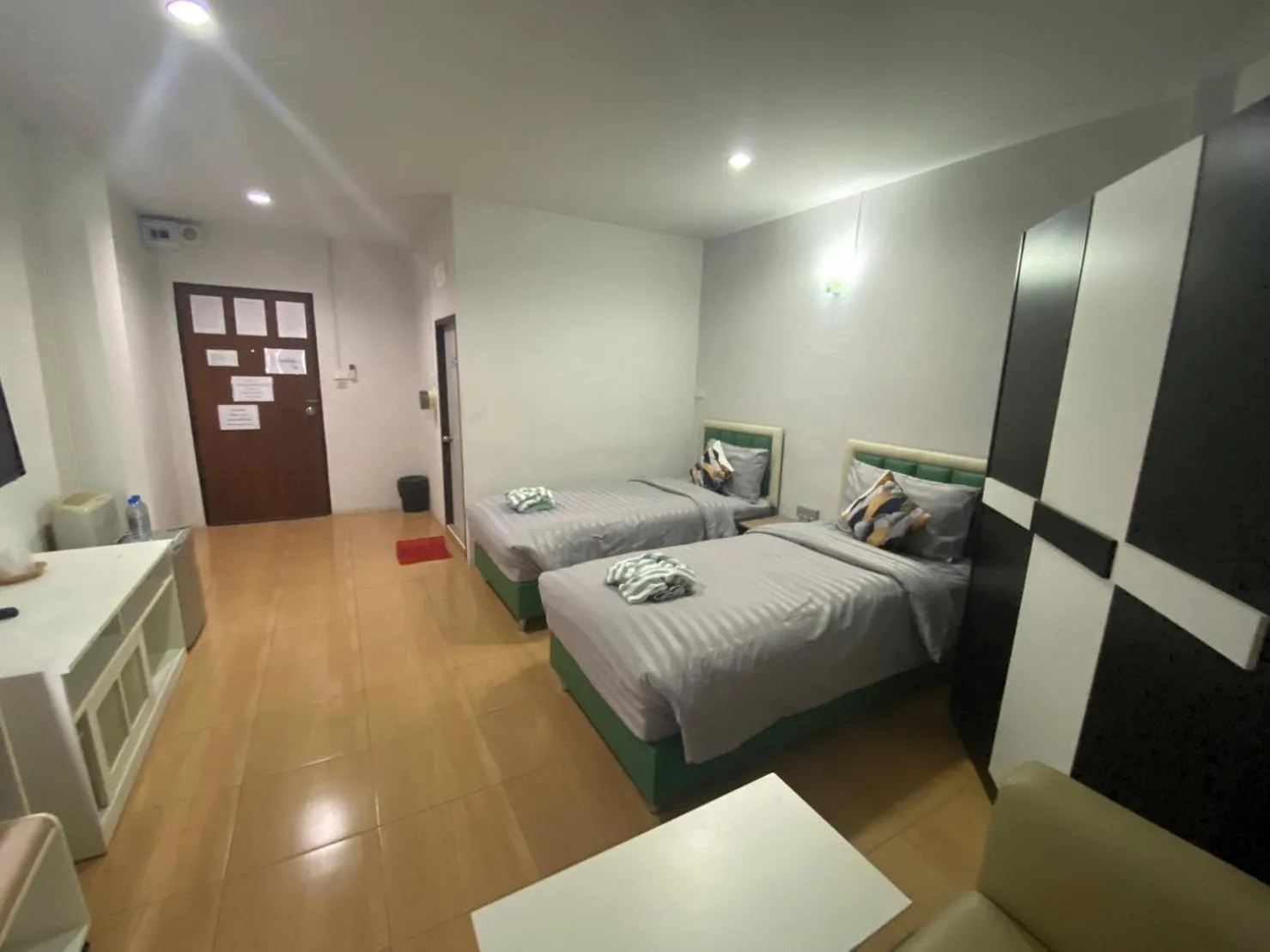 Bed in Alongkorn hotel by SB