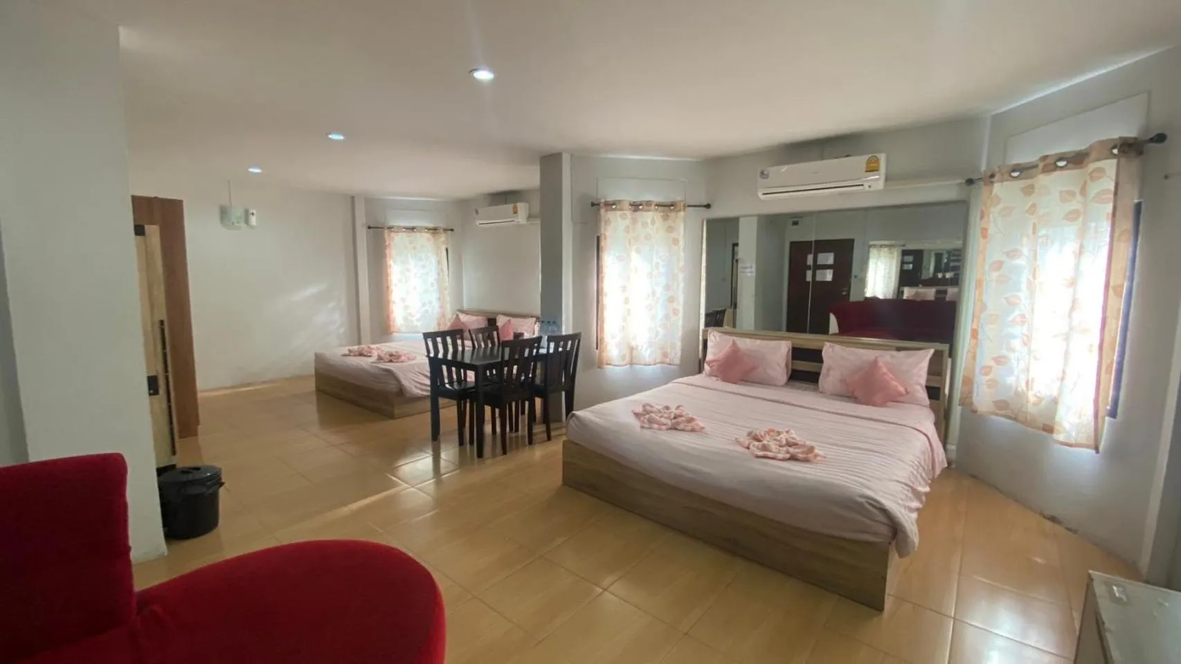 Bed in Alongkorn hotel by SB