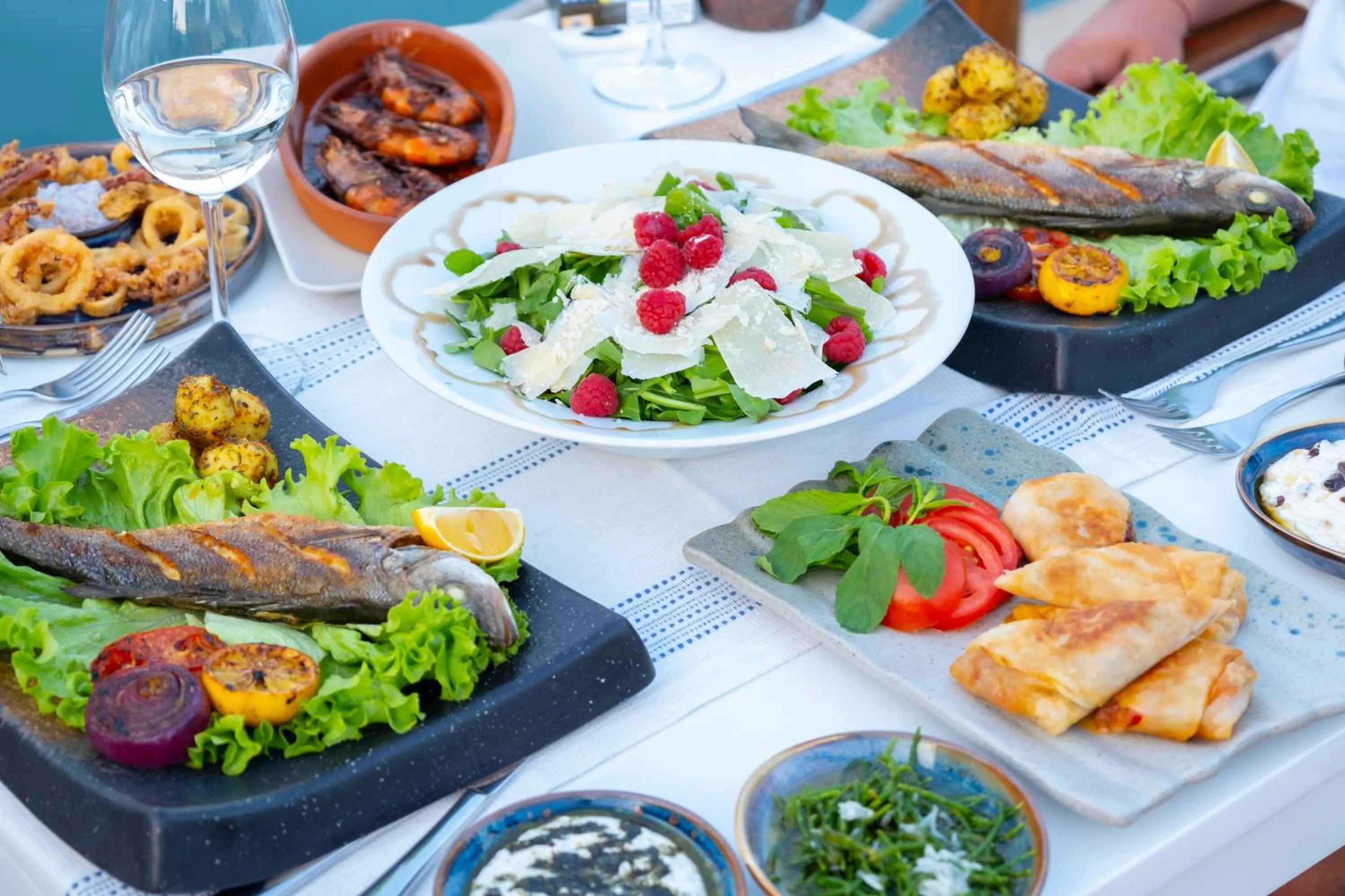 Restaurant/places to eat in Port Alacati Hotel