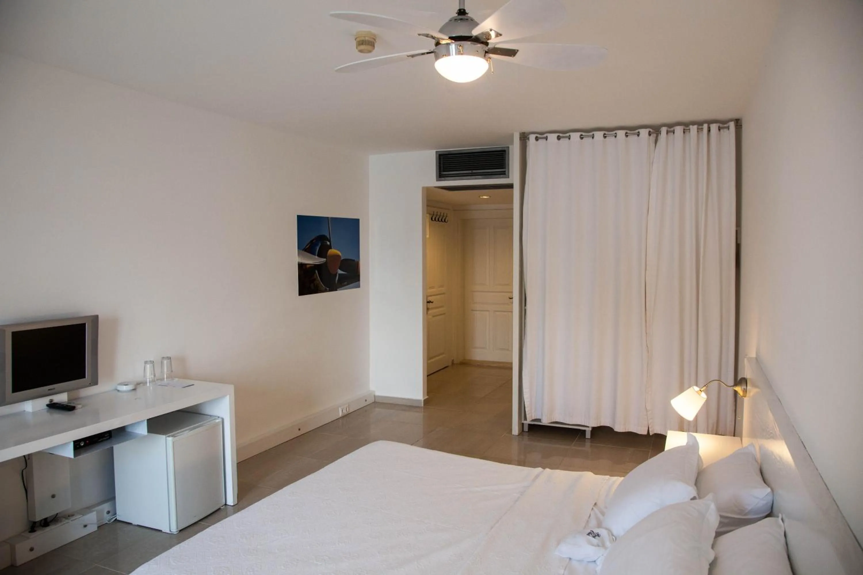 Photo of the whole room, Bed in Port Alacati Hotel