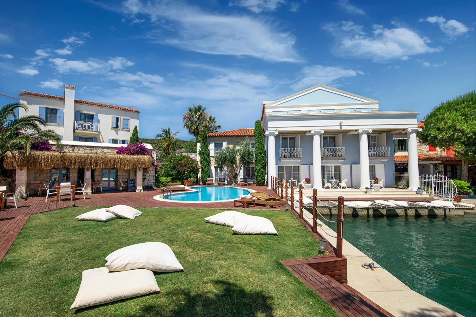 Garden in Port Alacati Hotel