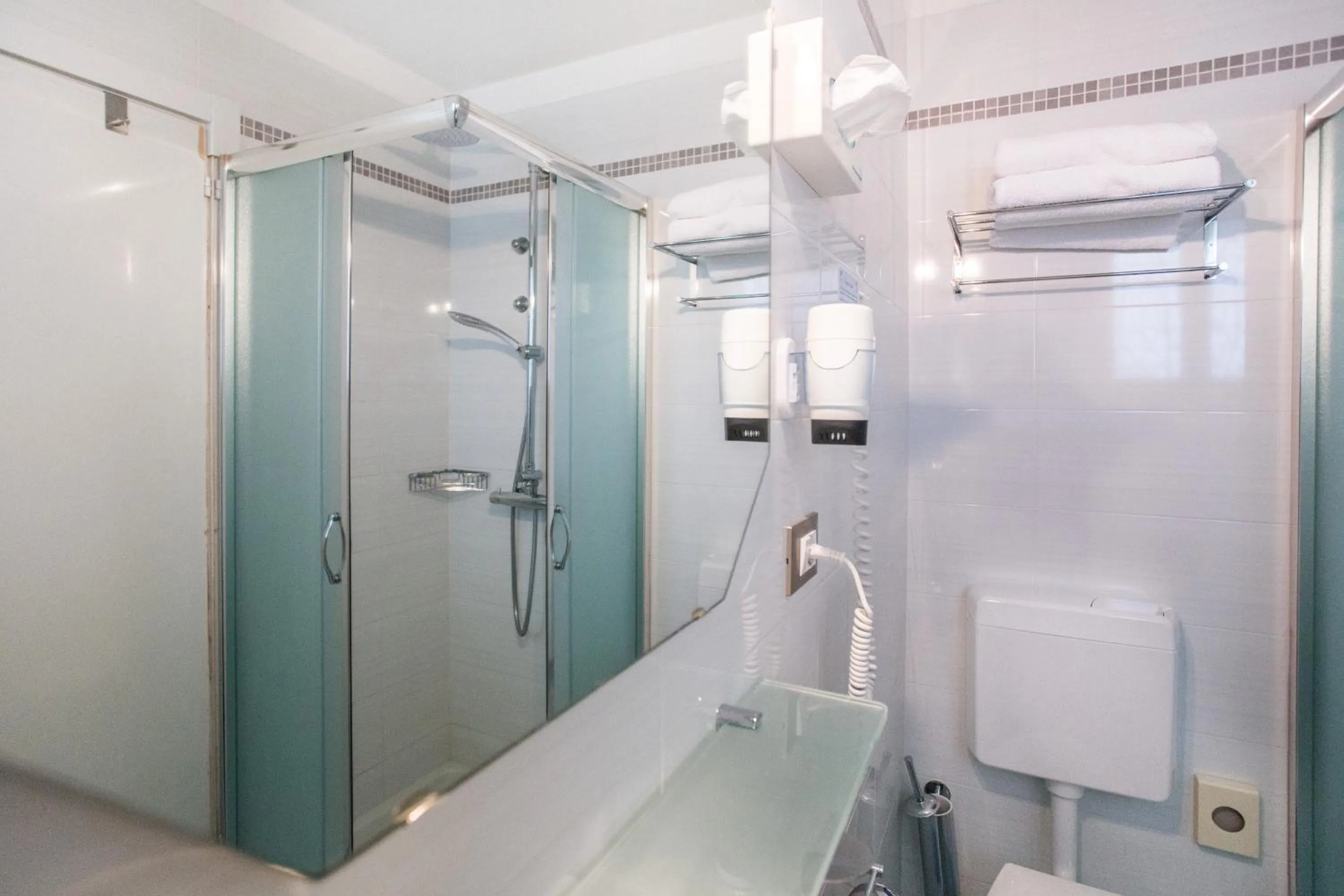 Bathroom in Hotel Donatello