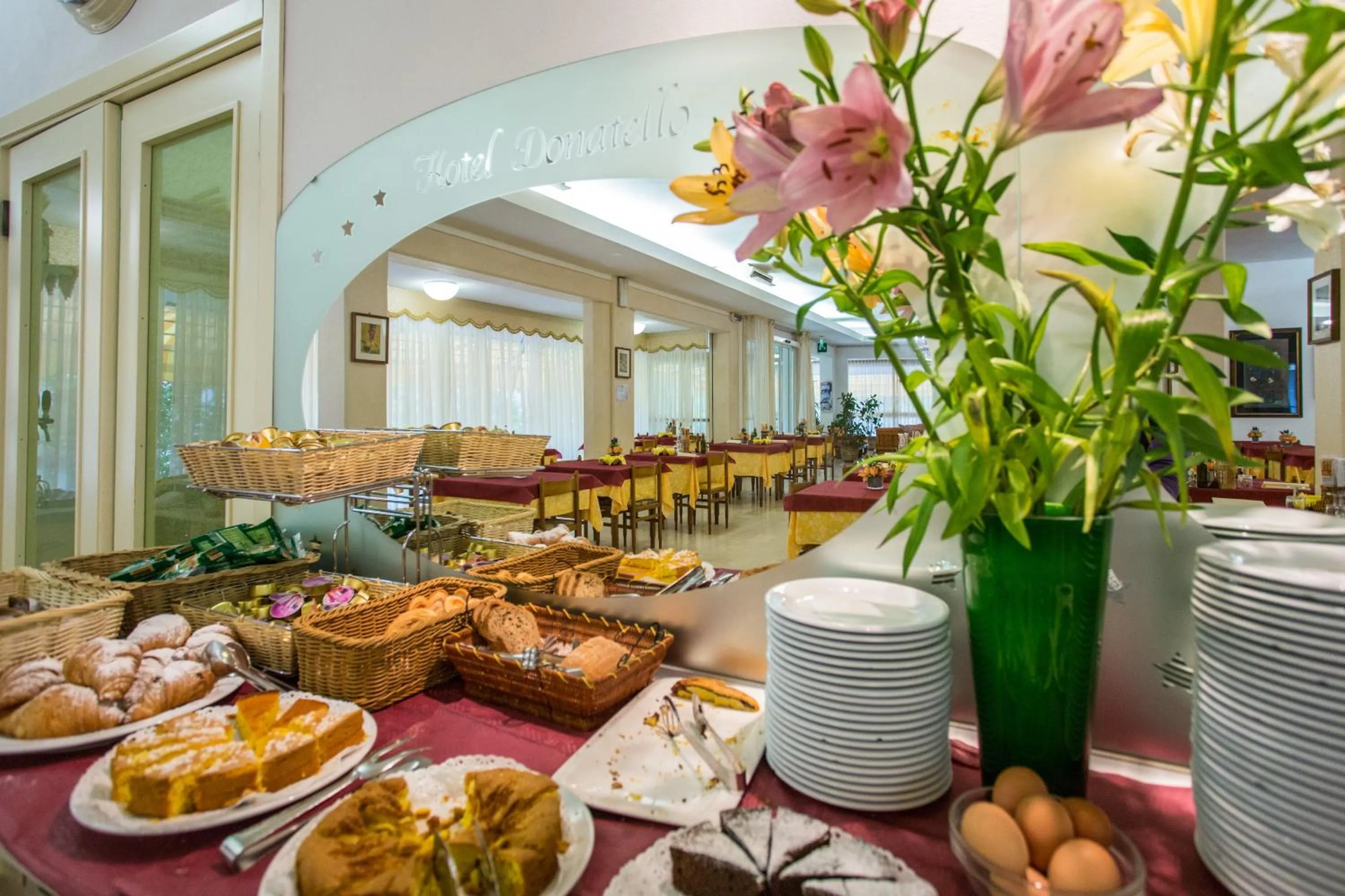 Food and drinks in Hotel Donatello