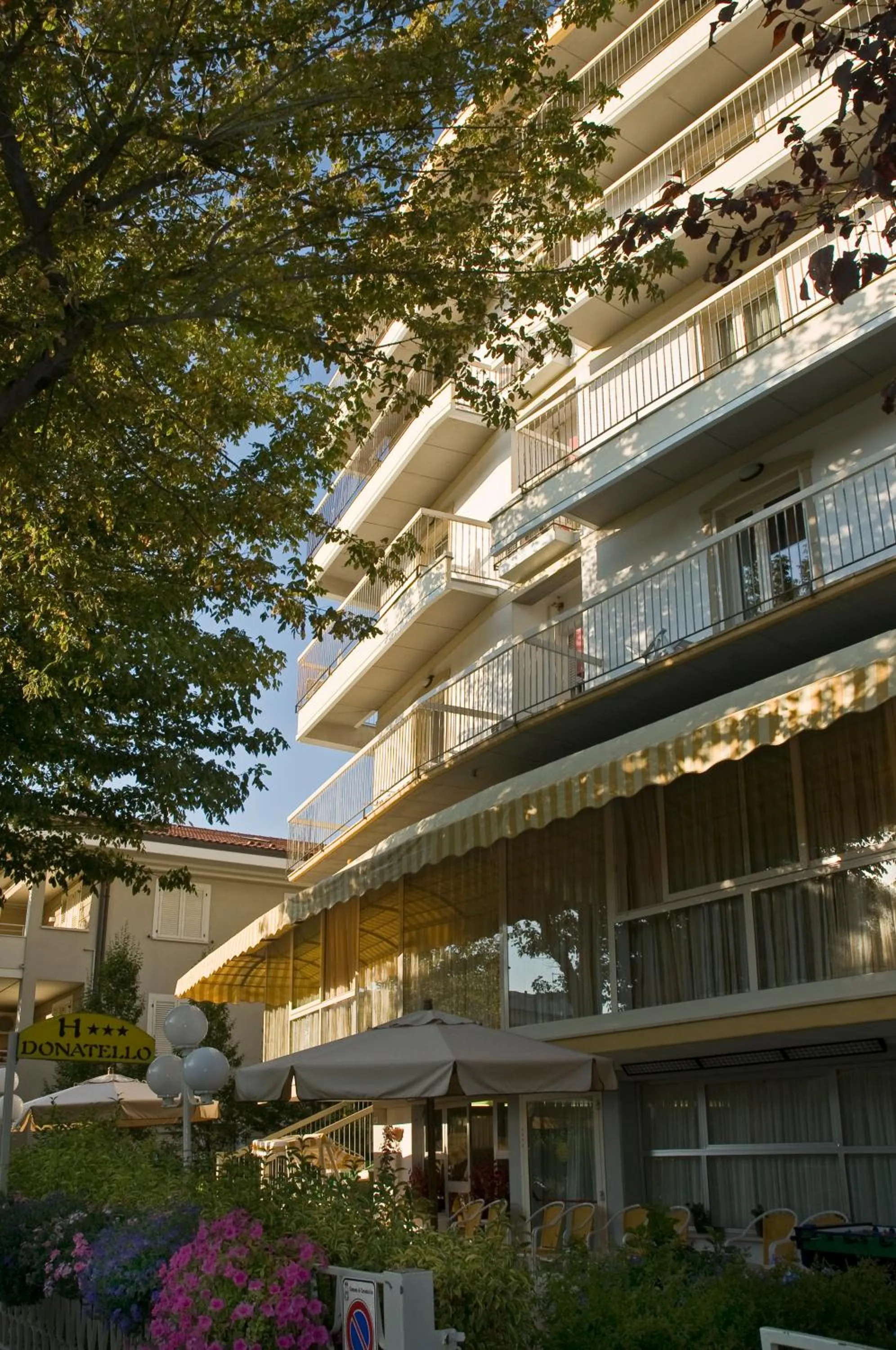 Facade/entrance in Hotel Donatello