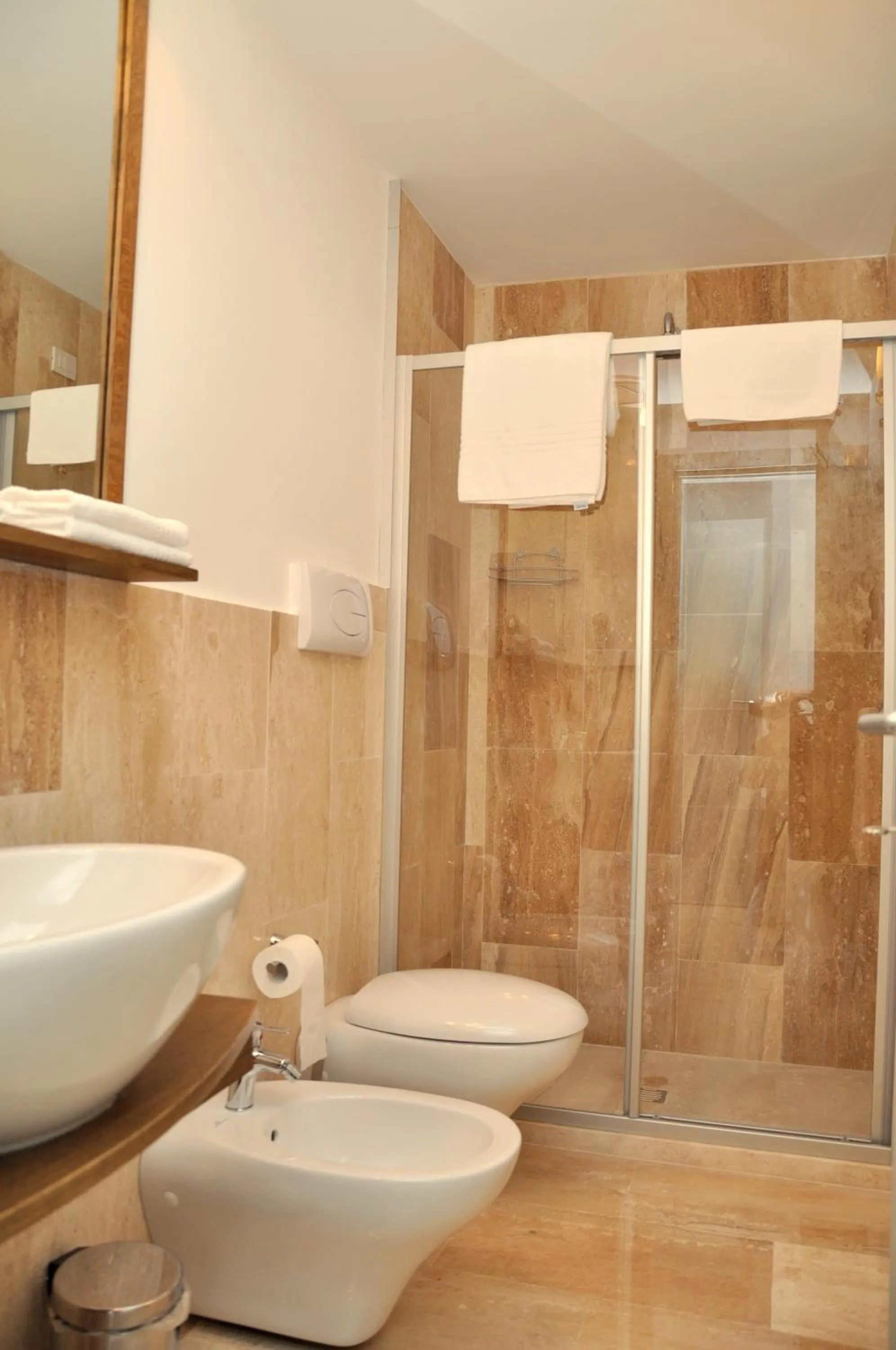 Shower in Gil's Hotel