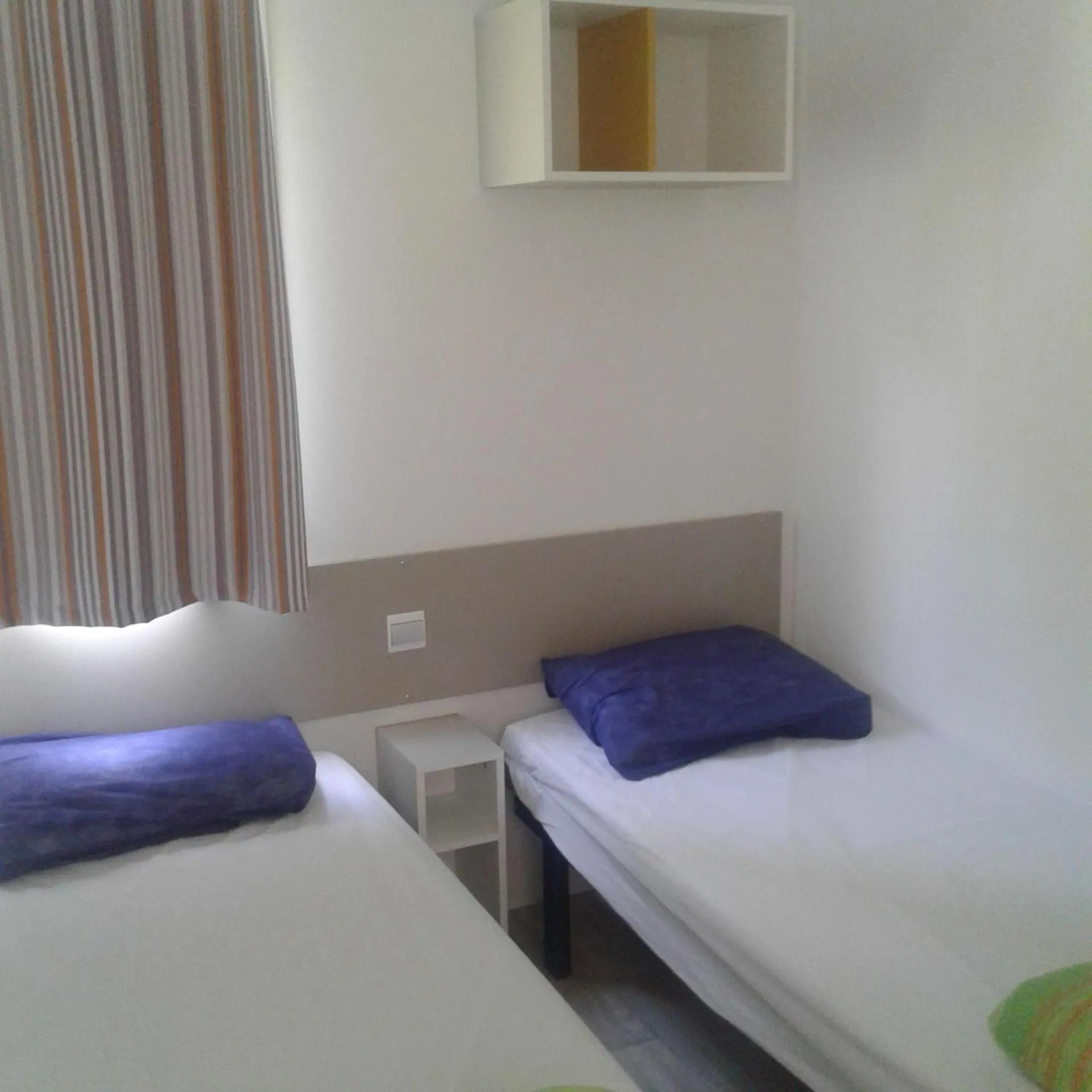 Bedroom, Bed in A La Rencontre Du Soleil - Camping