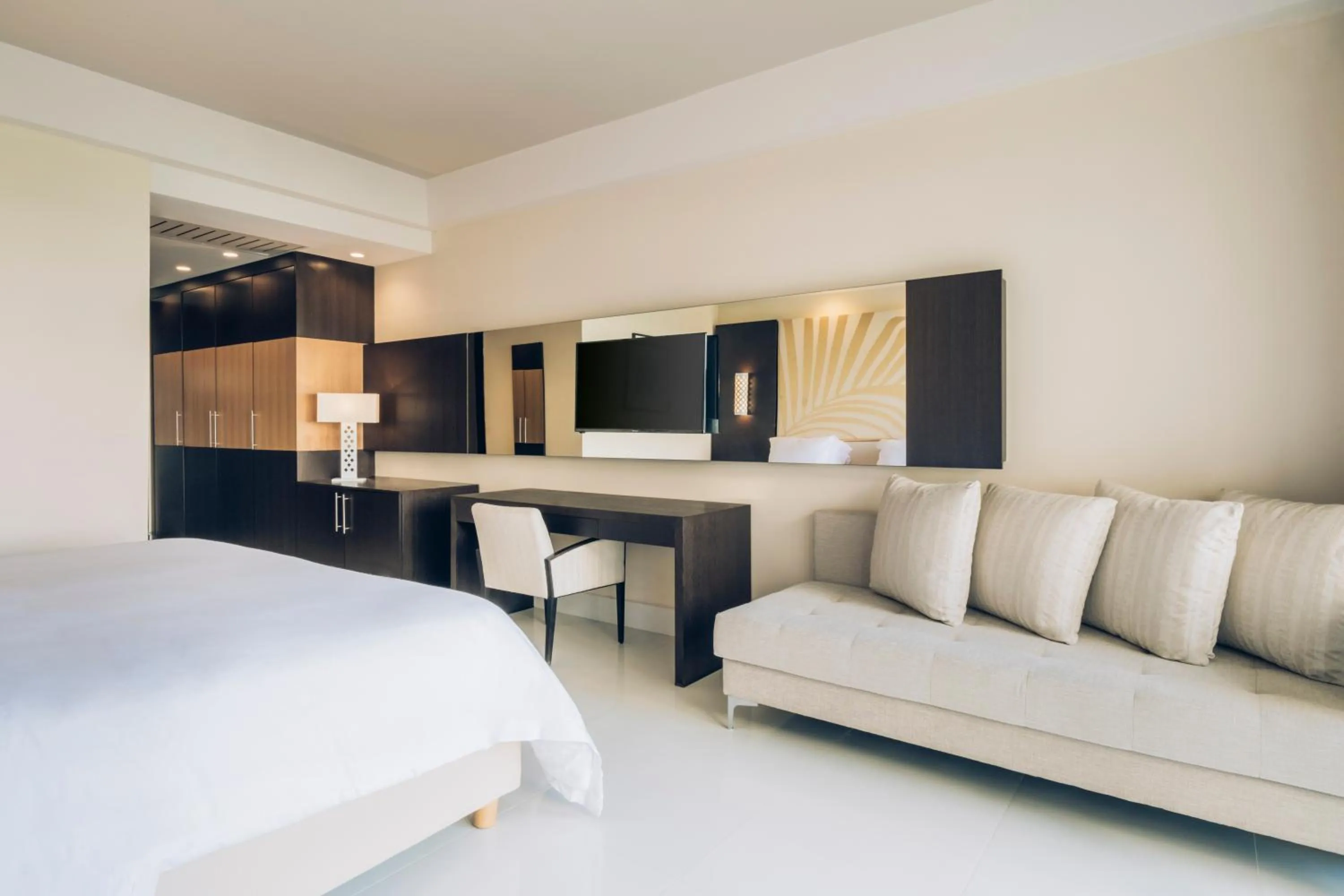 Bedroom, Bed in Iberostar Selection Kuriat Palace