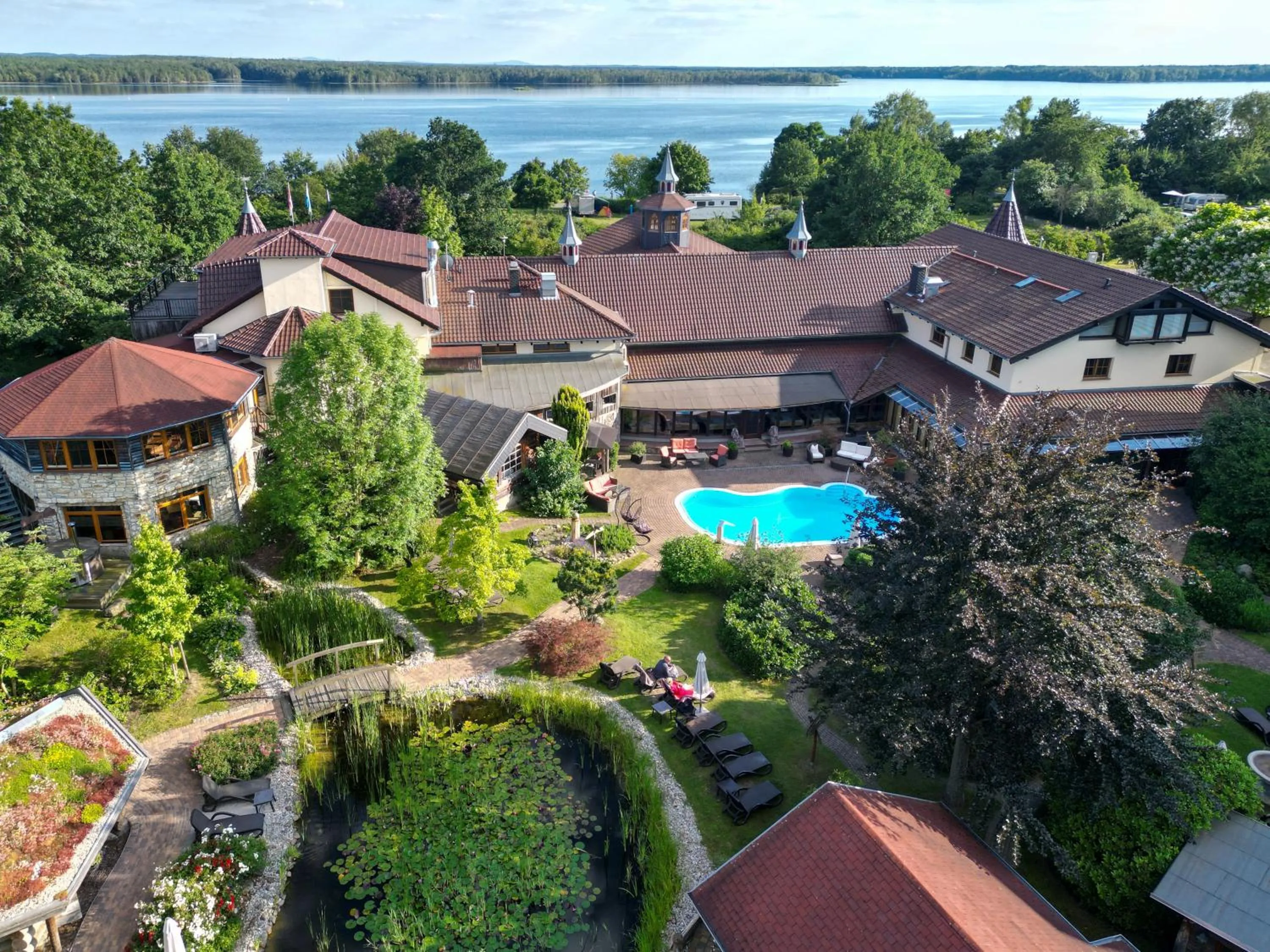 Property building in Wellnesshotel Seeschlößchen - Privat- Spa & Naturresort