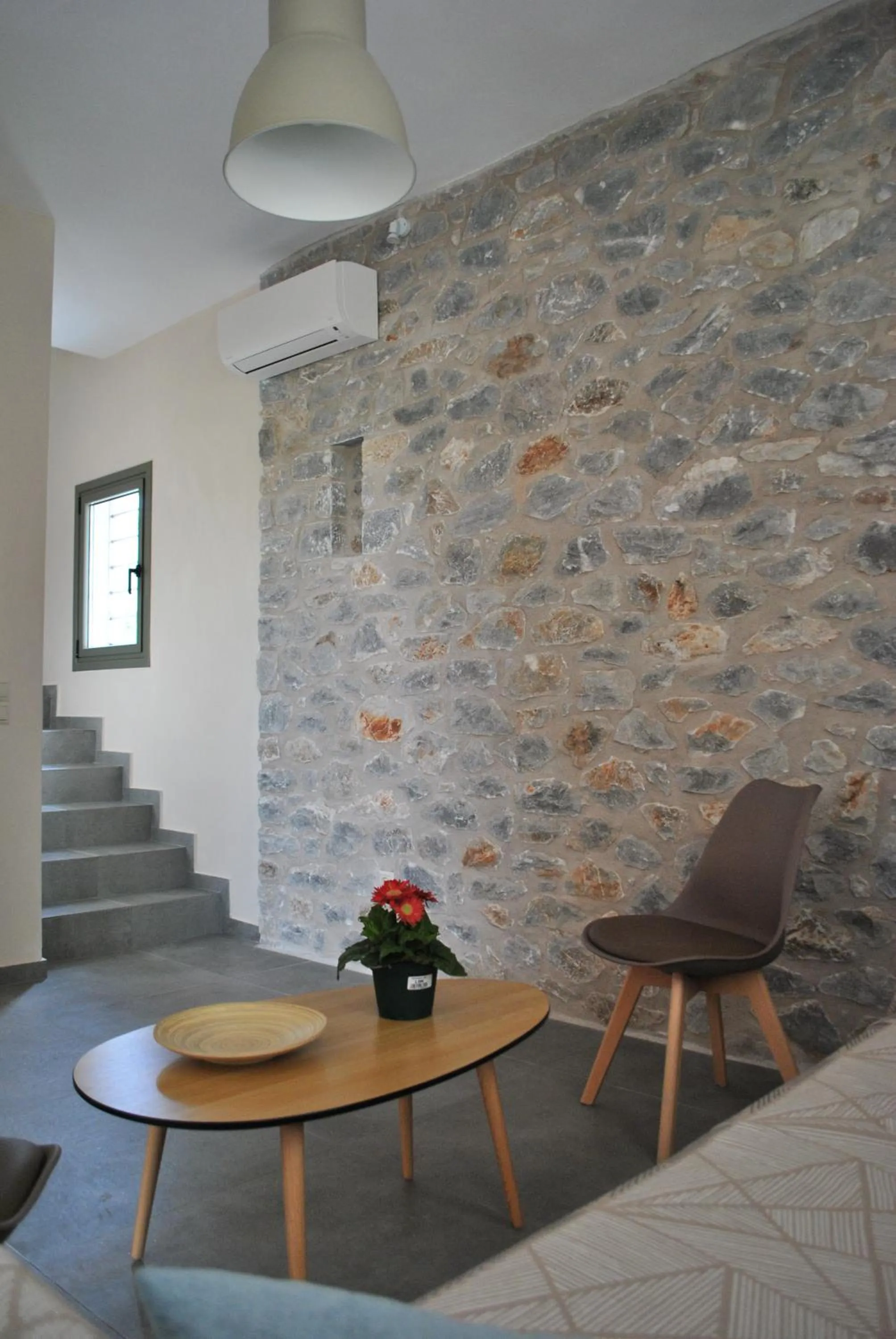 Petras Gi - Stone Houses