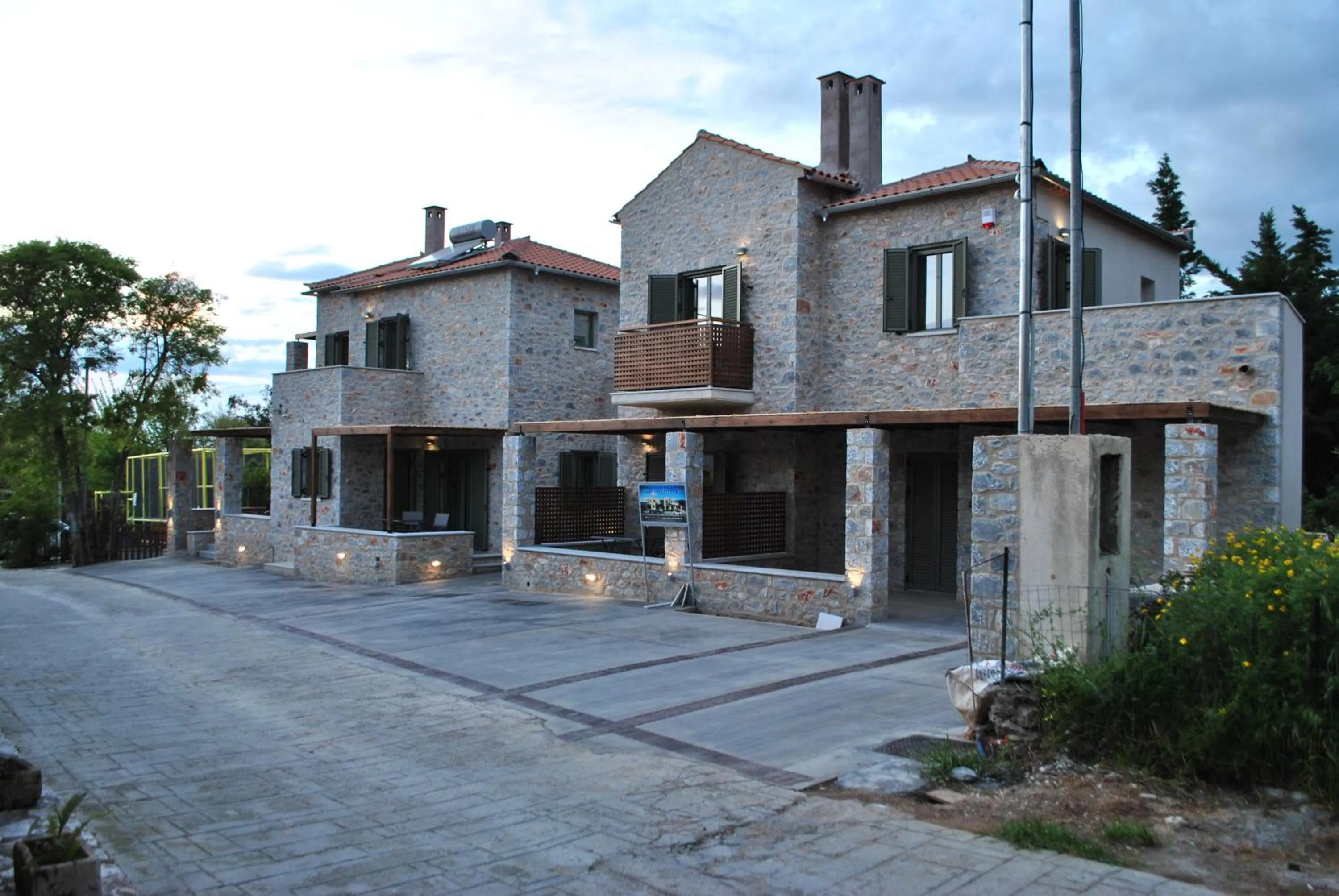 Petras Gi - Stone Houses