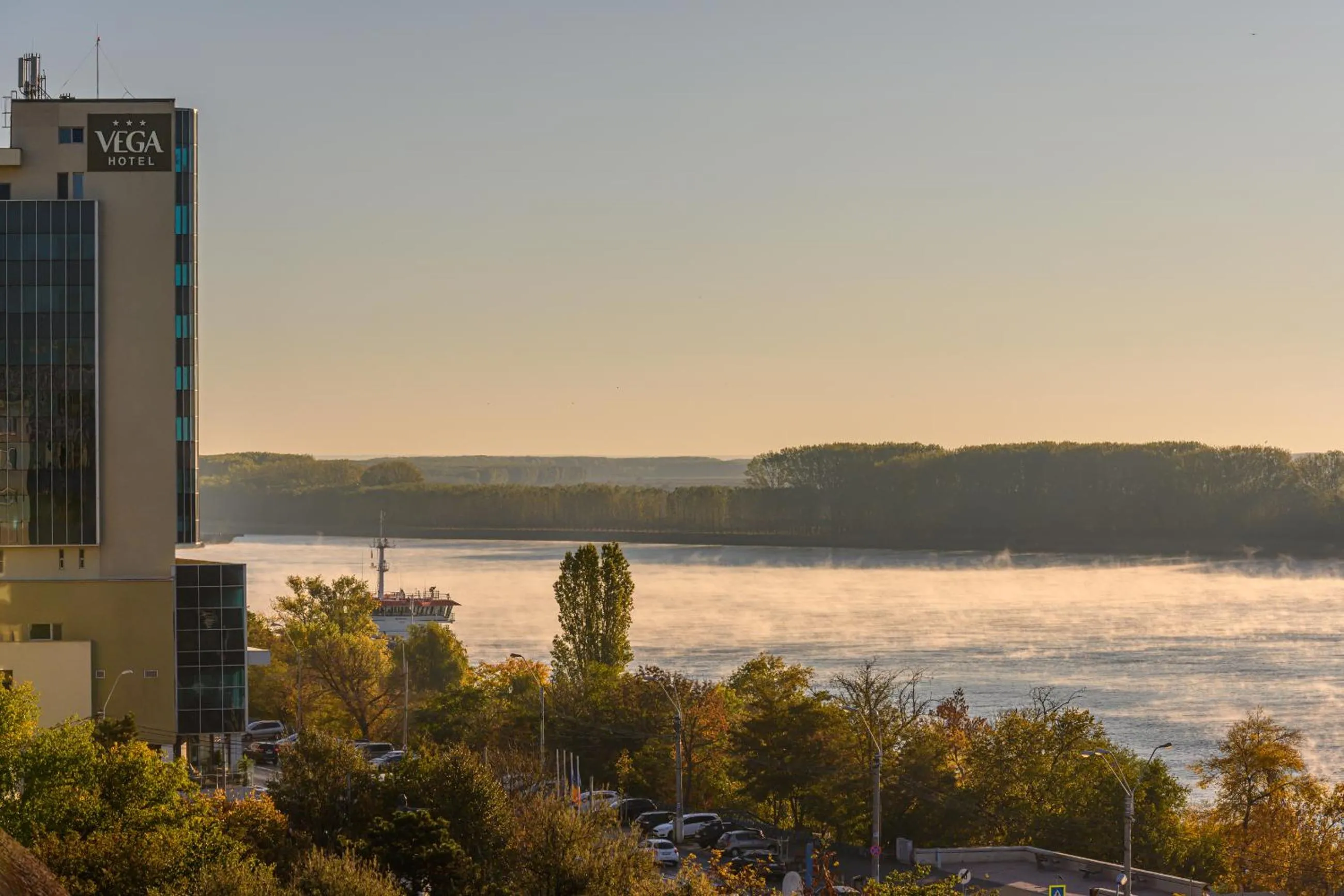 Day in Faleza Hotel by Vega