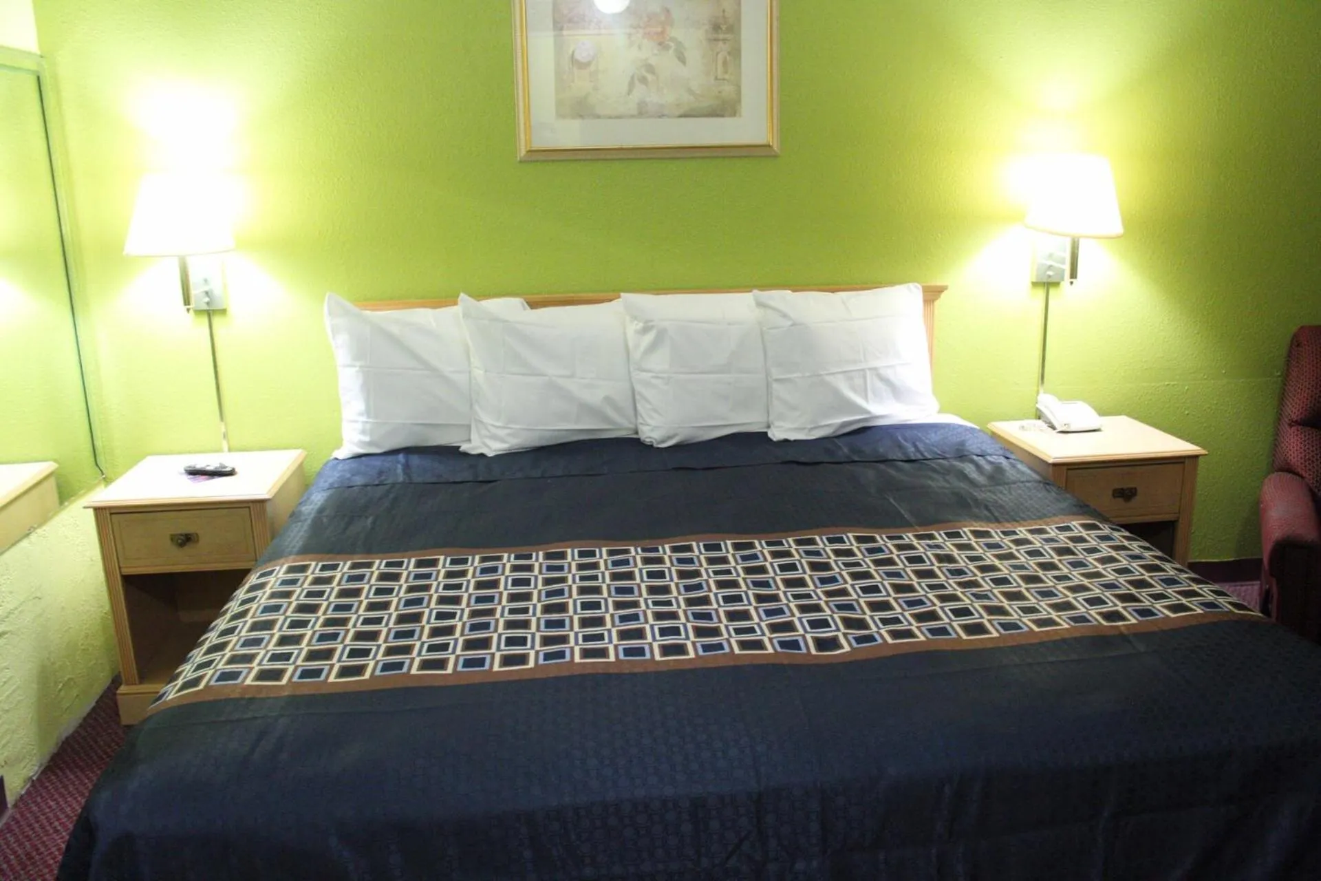Bed in Hutchinson Inn