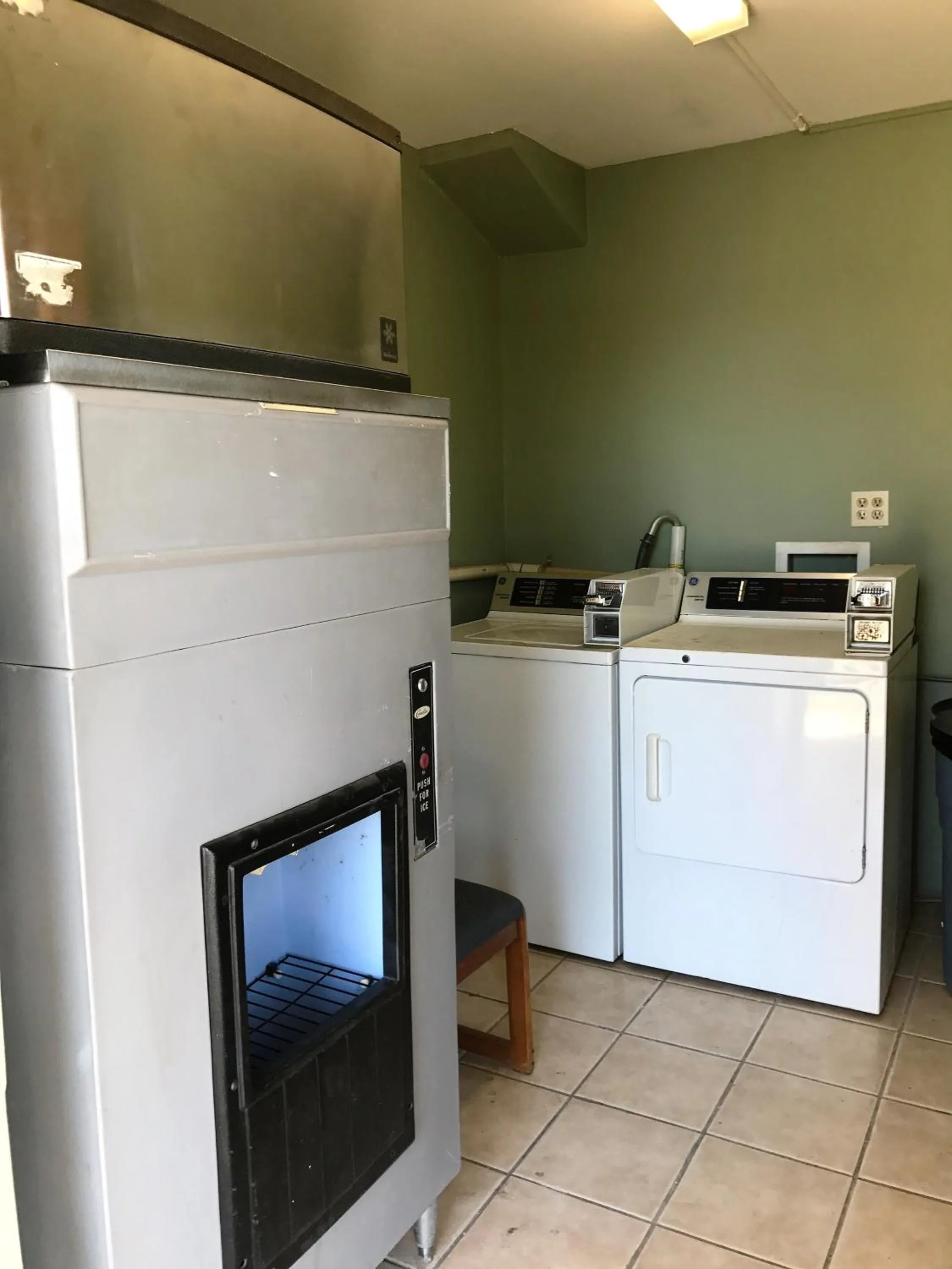 Other in Hutchinson Inn