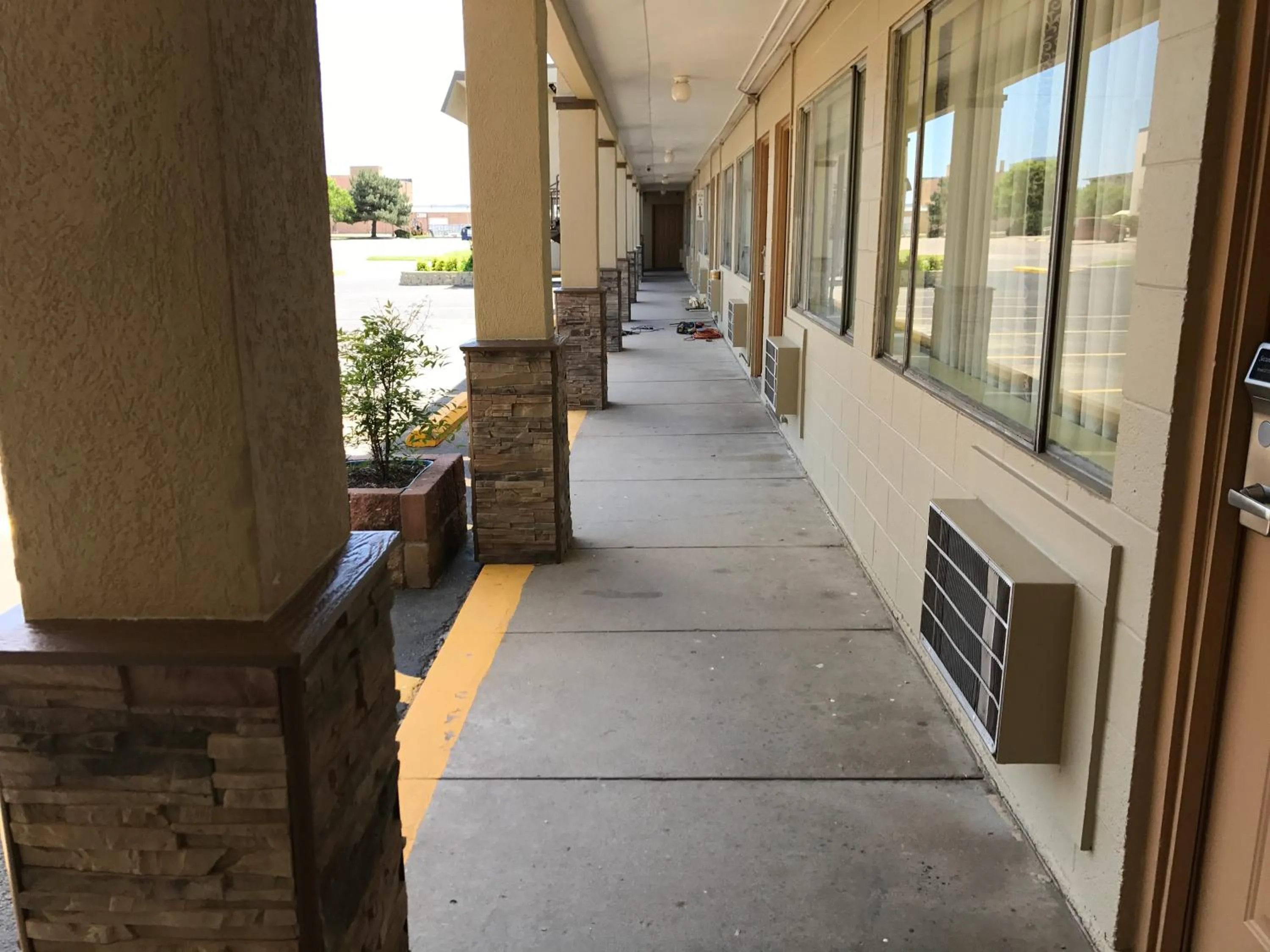 Balcony/Terrace in Hutchinson Inn