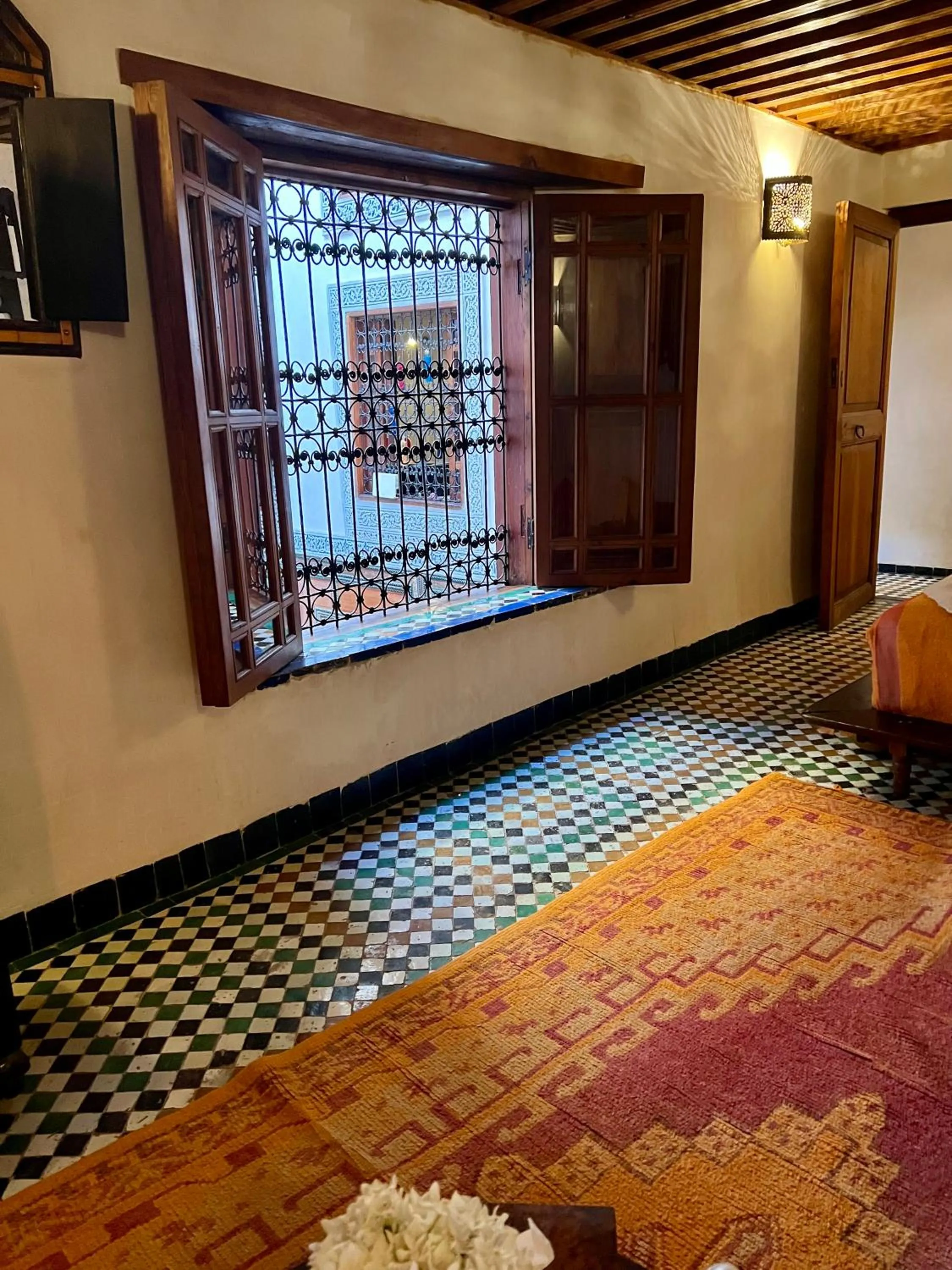 Bed in Dar Attajalli