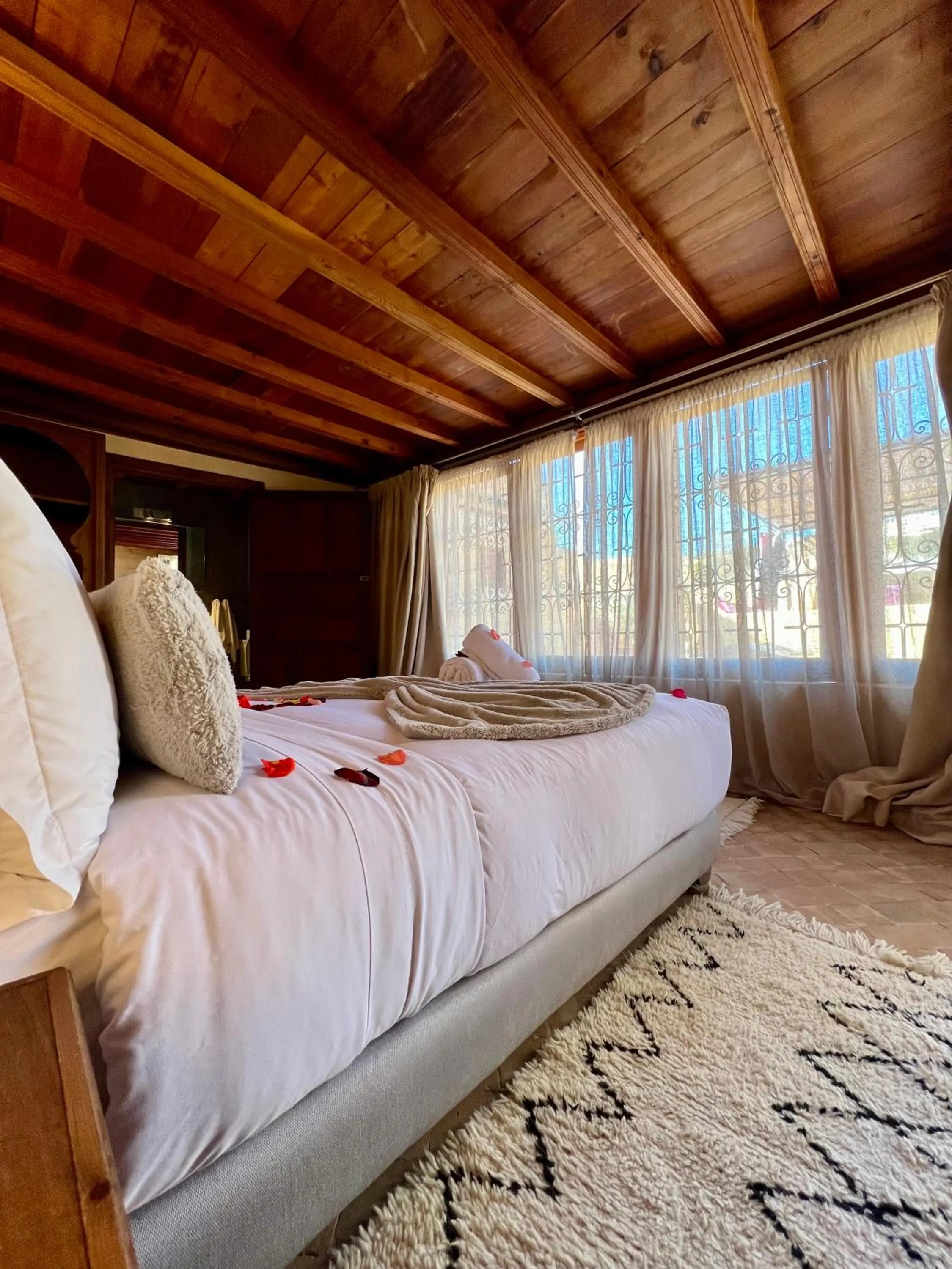 Bed in Dar Attajalli