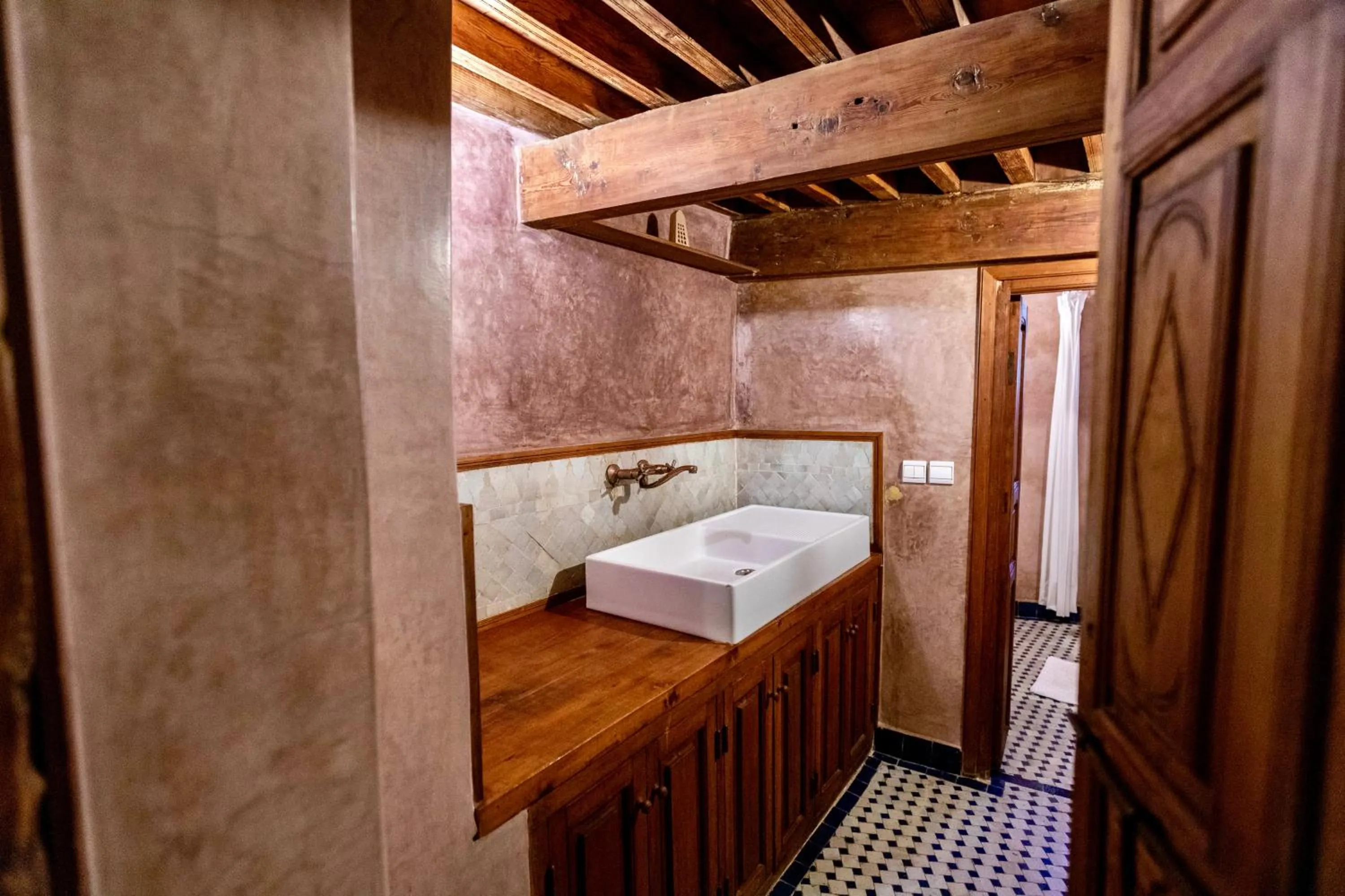 Bathroom, Bed in Dar Attajalli
