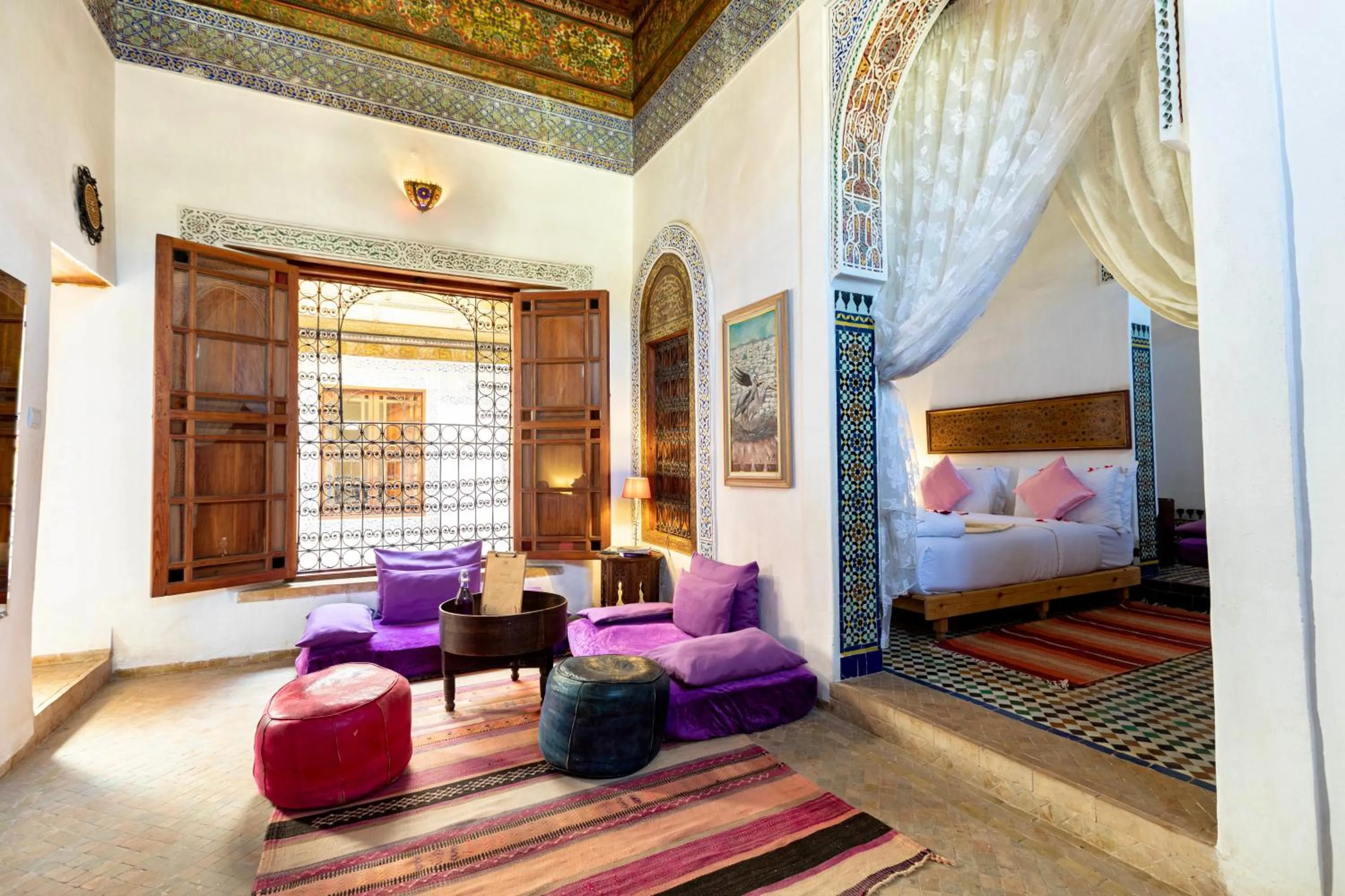 Living room, Bed in Dar Attajalli