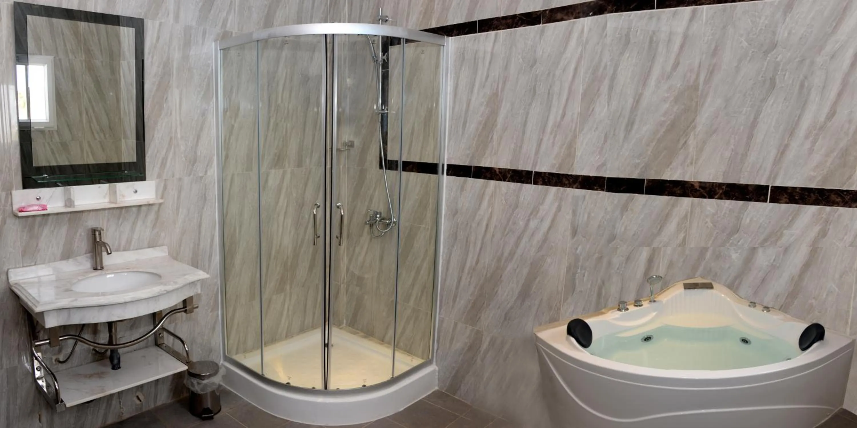 HOTEL AMBASSADORS ANNEXE