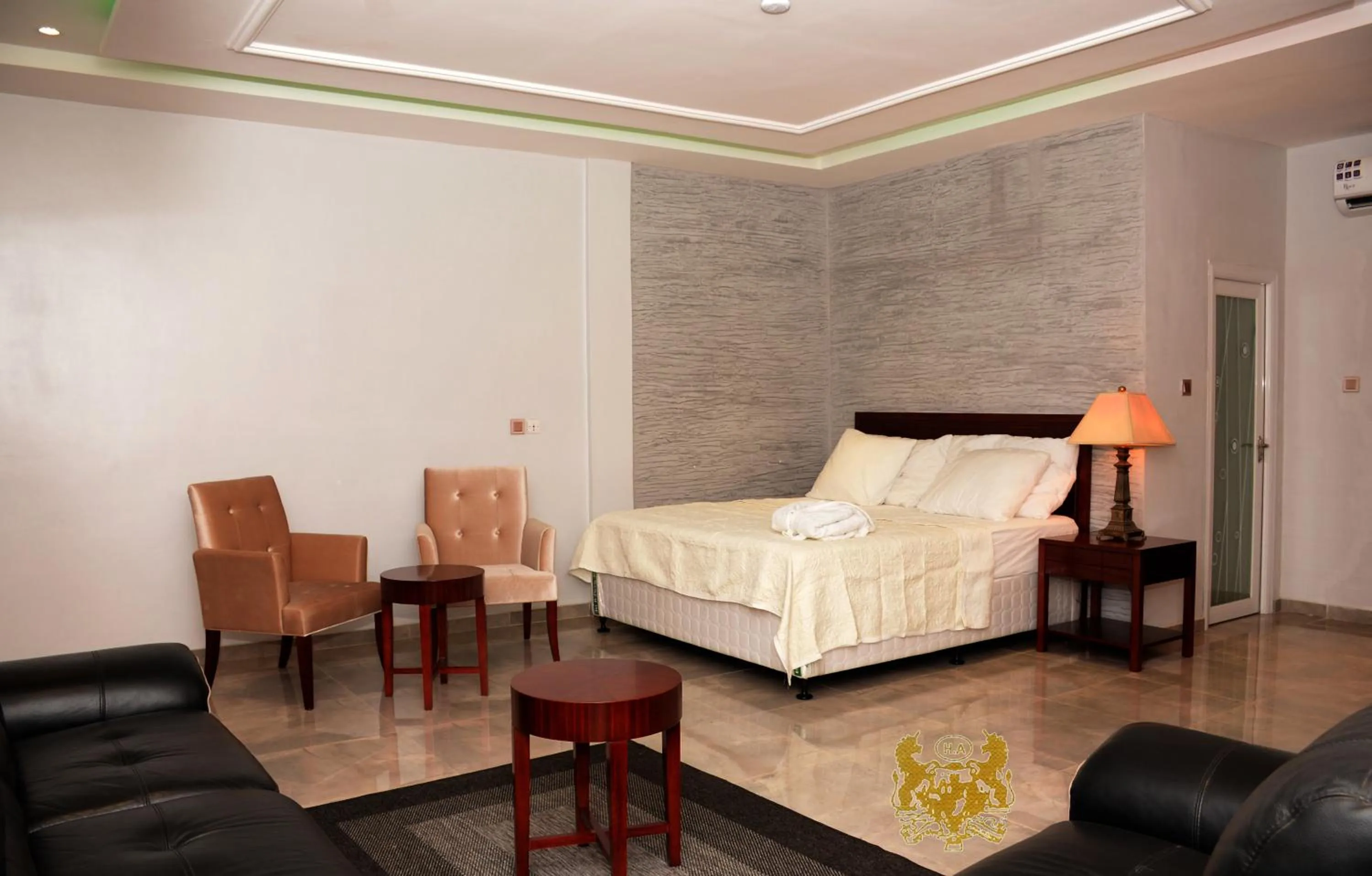Bed in HOTEL AMBASSADORS ANNEXE