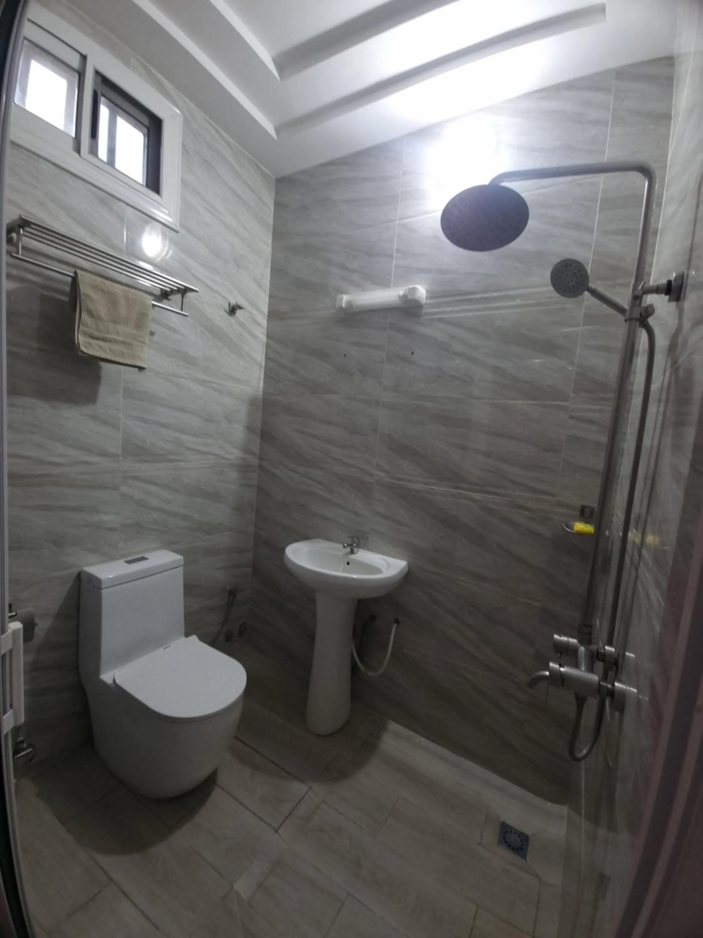 HOTEL AMBASSADORS ANNEXE