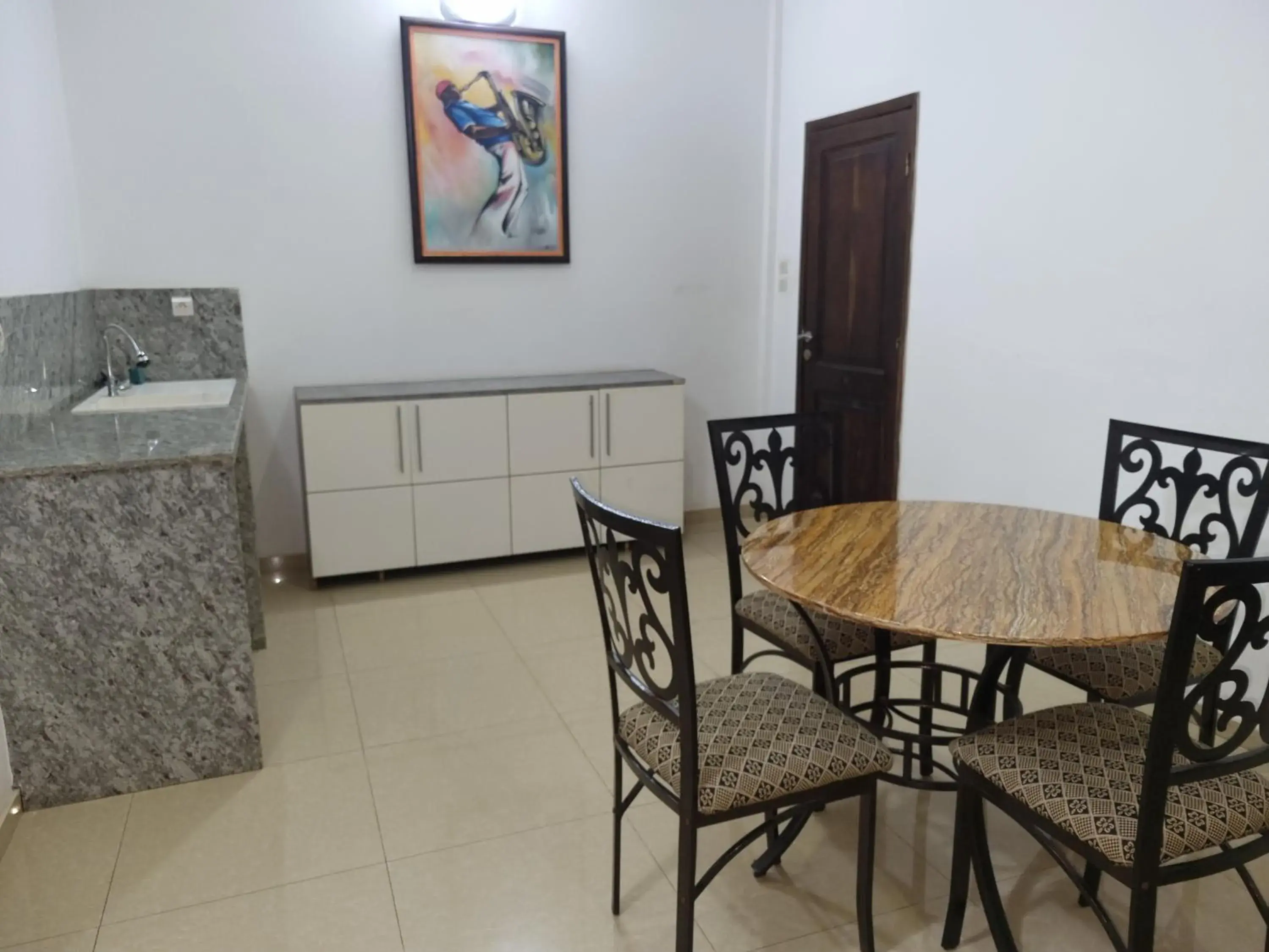 Family Double Room - single occupancy in HOTEL AMBASSADORS ANNEXE Family Double Room - single occupancy in HOTEL AMBASSADORS ANNEXE
