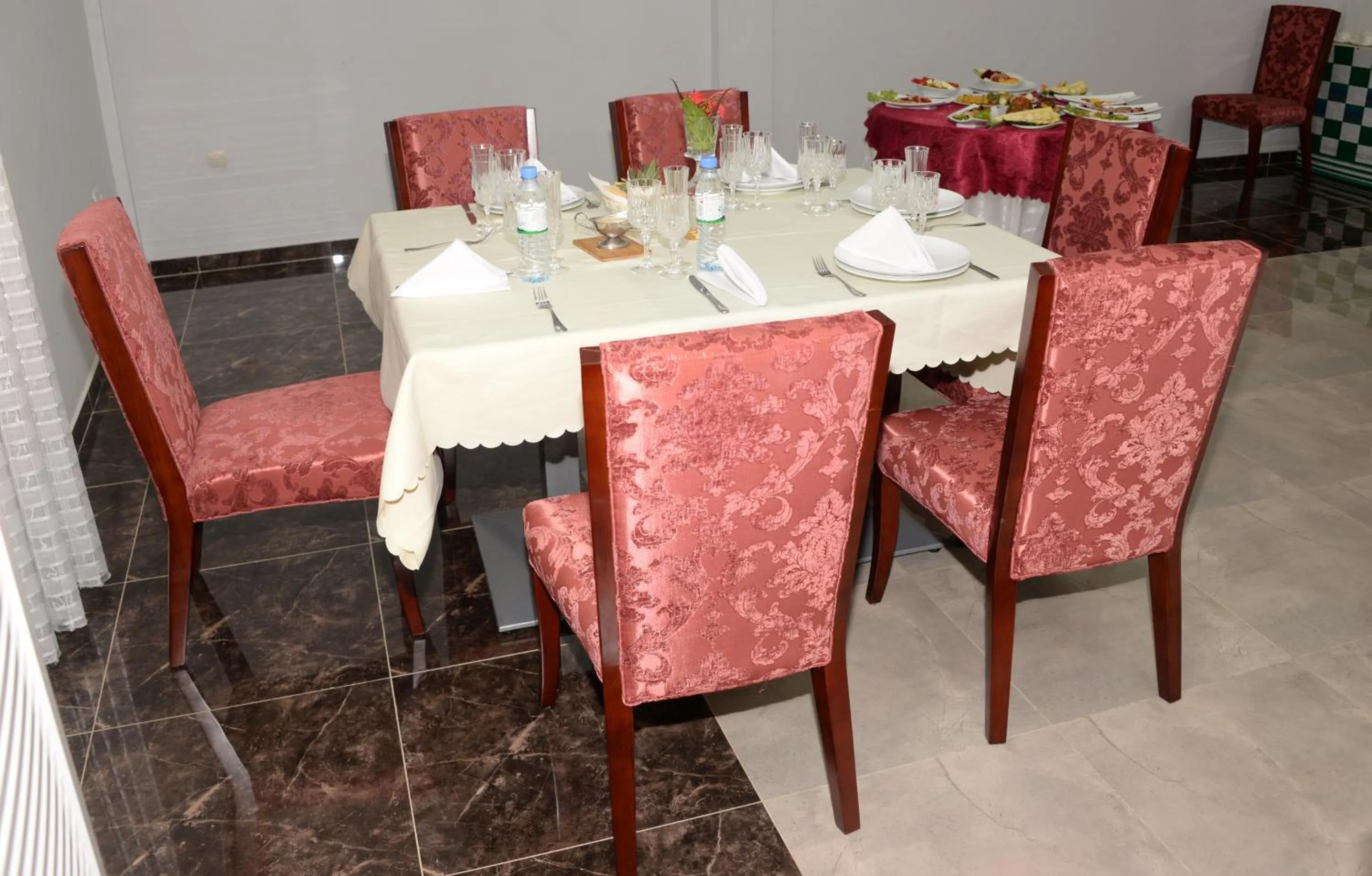 Restaurant/places to eat in HOTEL AMBASSADORS ANNEXE