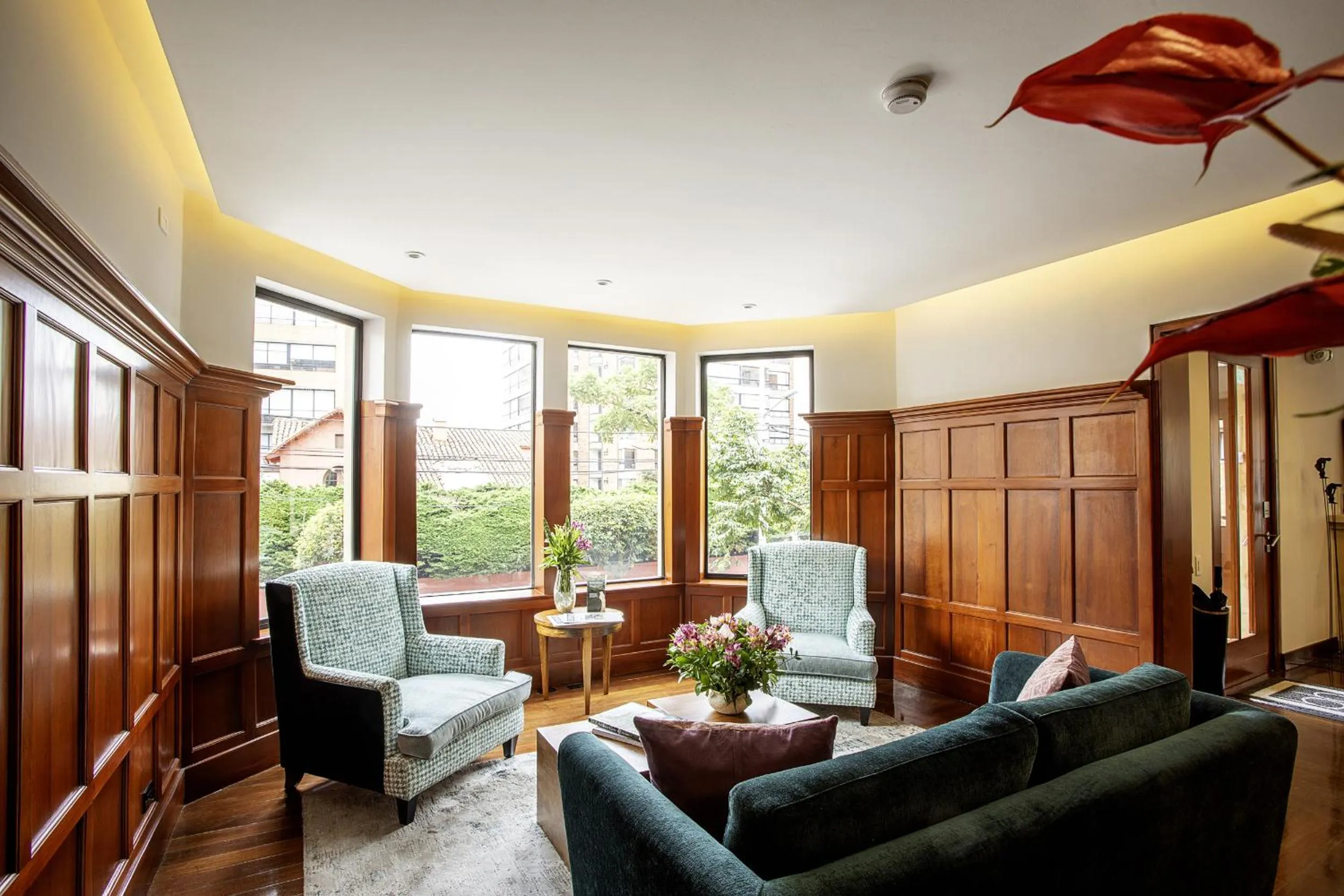 Property building in Hotel bh La Quinta