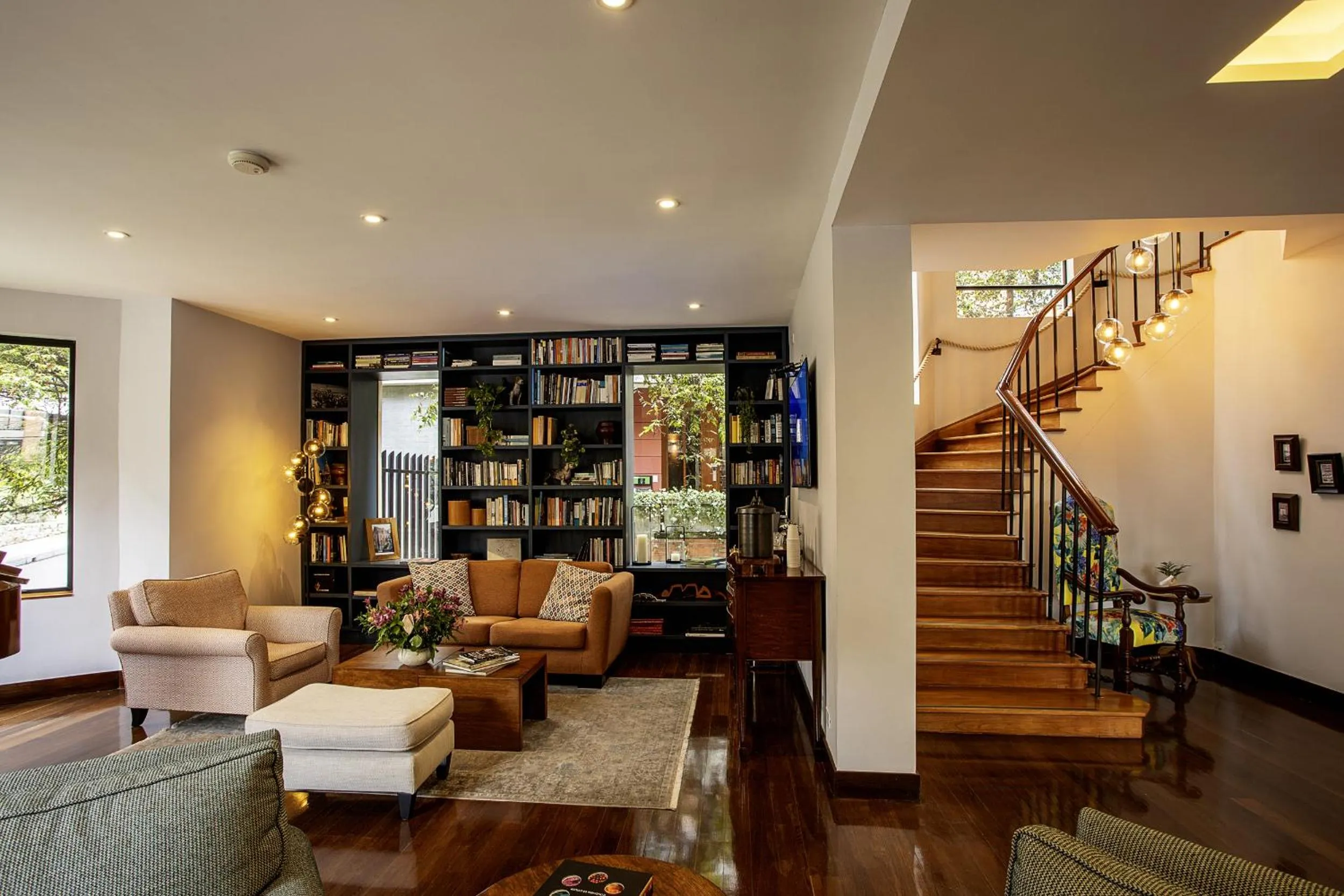 Property building in Hotel bh La Quinta