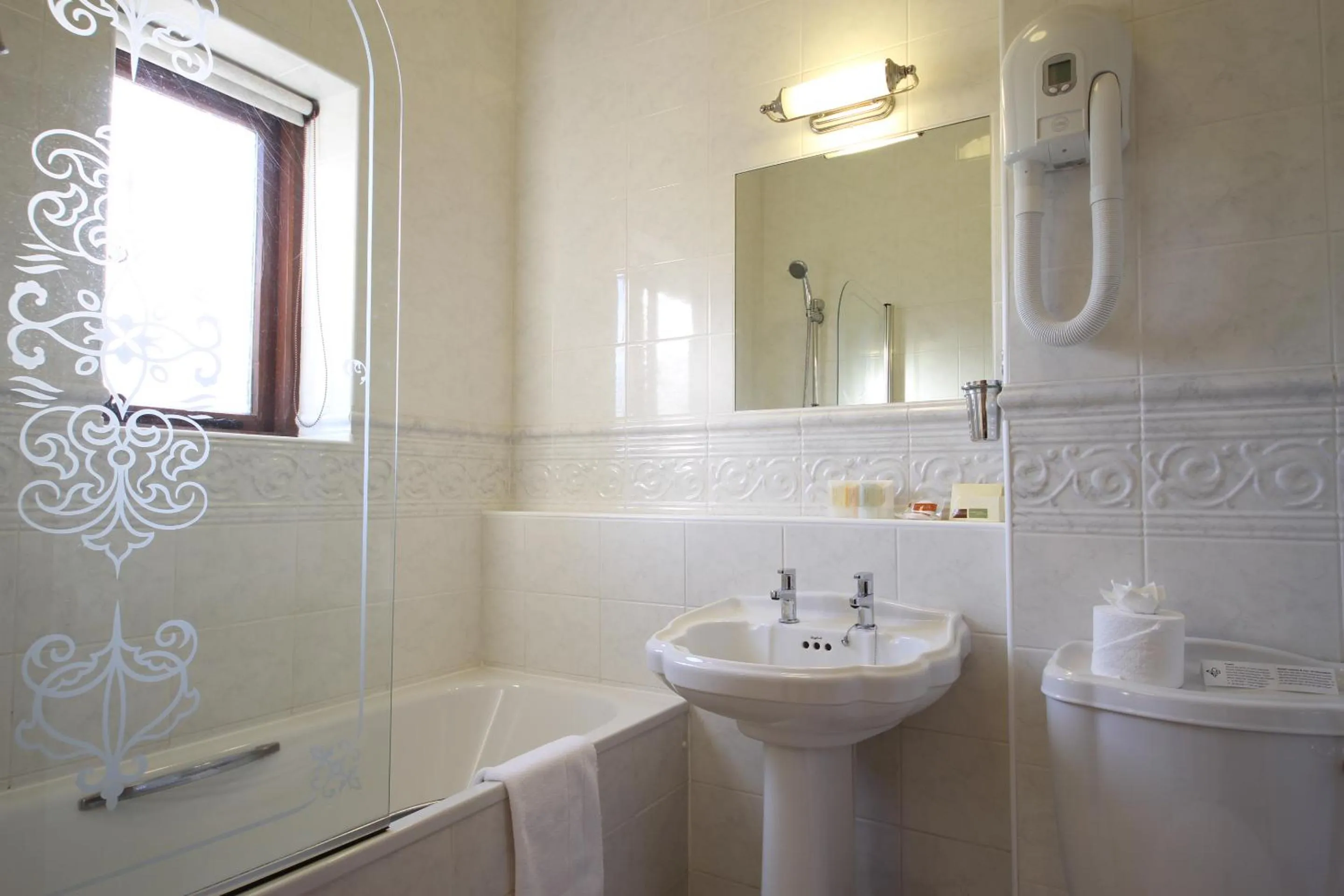 Bathroom in Chale Bay Farm