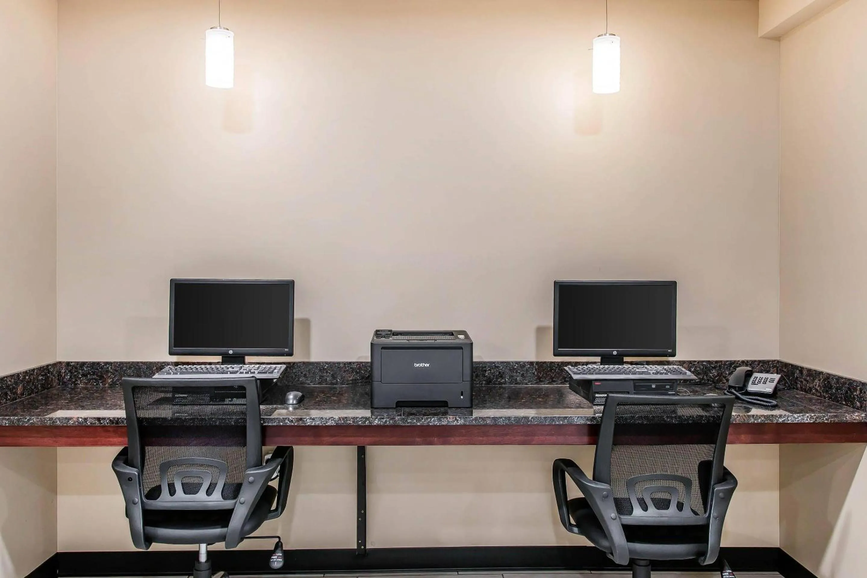 Business facilities in Quality Inn & Suites Houghton Downtown