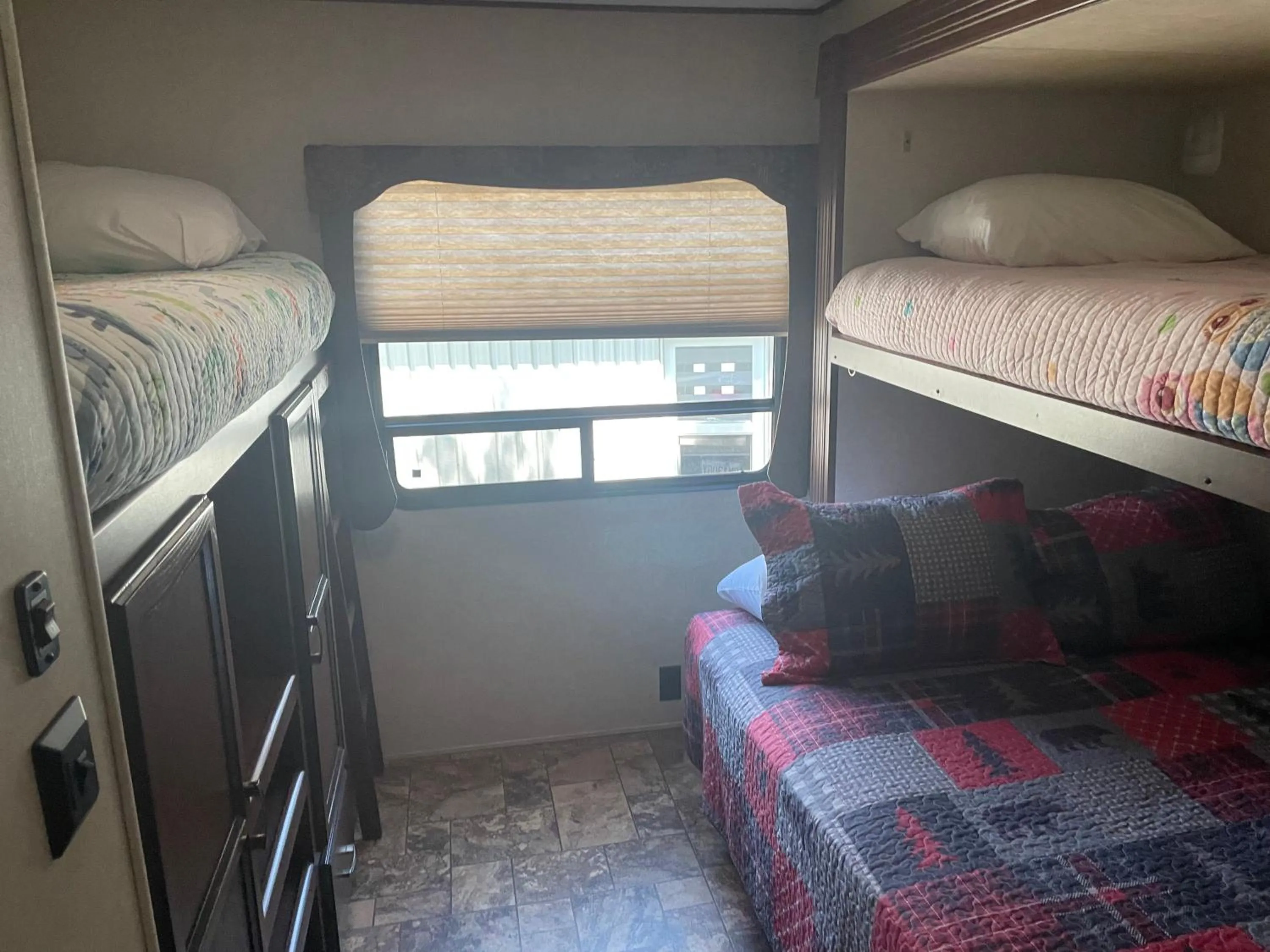 Photo of the whole room in Motel de L'Anse et Camping Rimouski