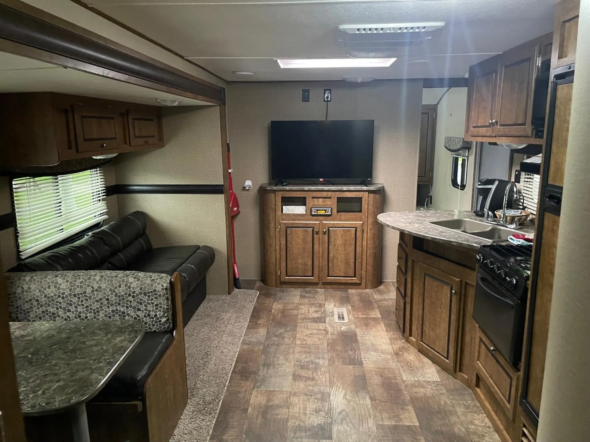 TV and multimedia in Motel de L'Anse et Camping Rimouski