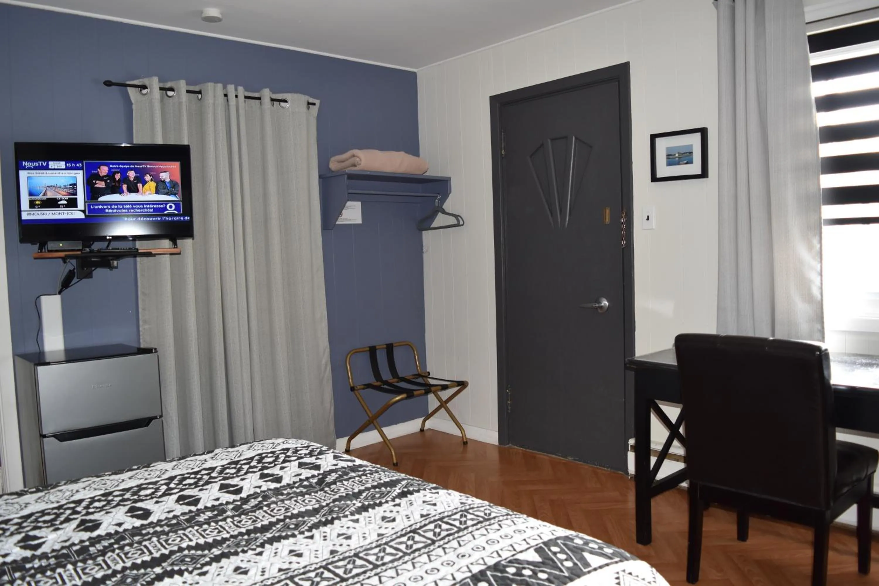 Photo of the whole room in Motel de L'Anse et Camping Rimouski