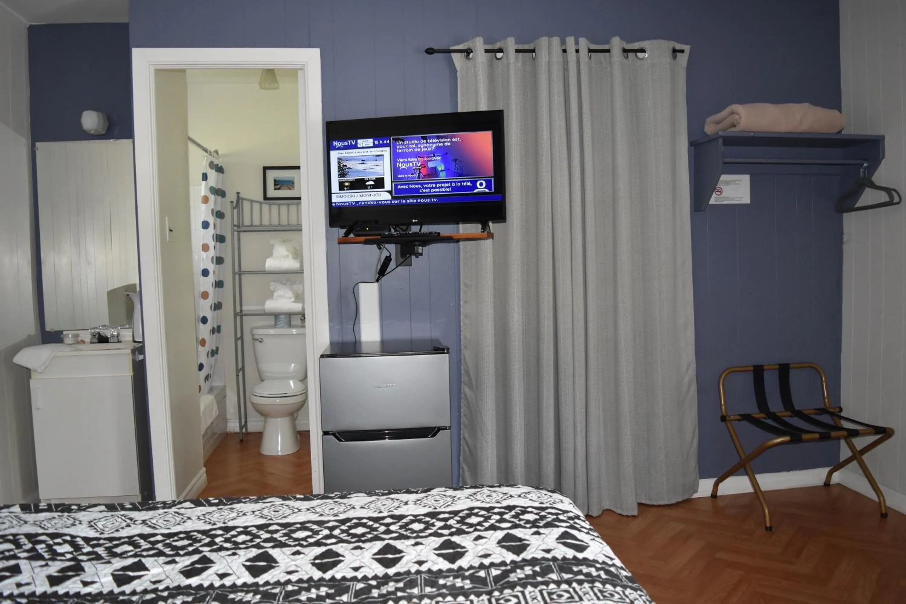 Photo of the whole room in Motel de L'Anse et Camping Rimouski