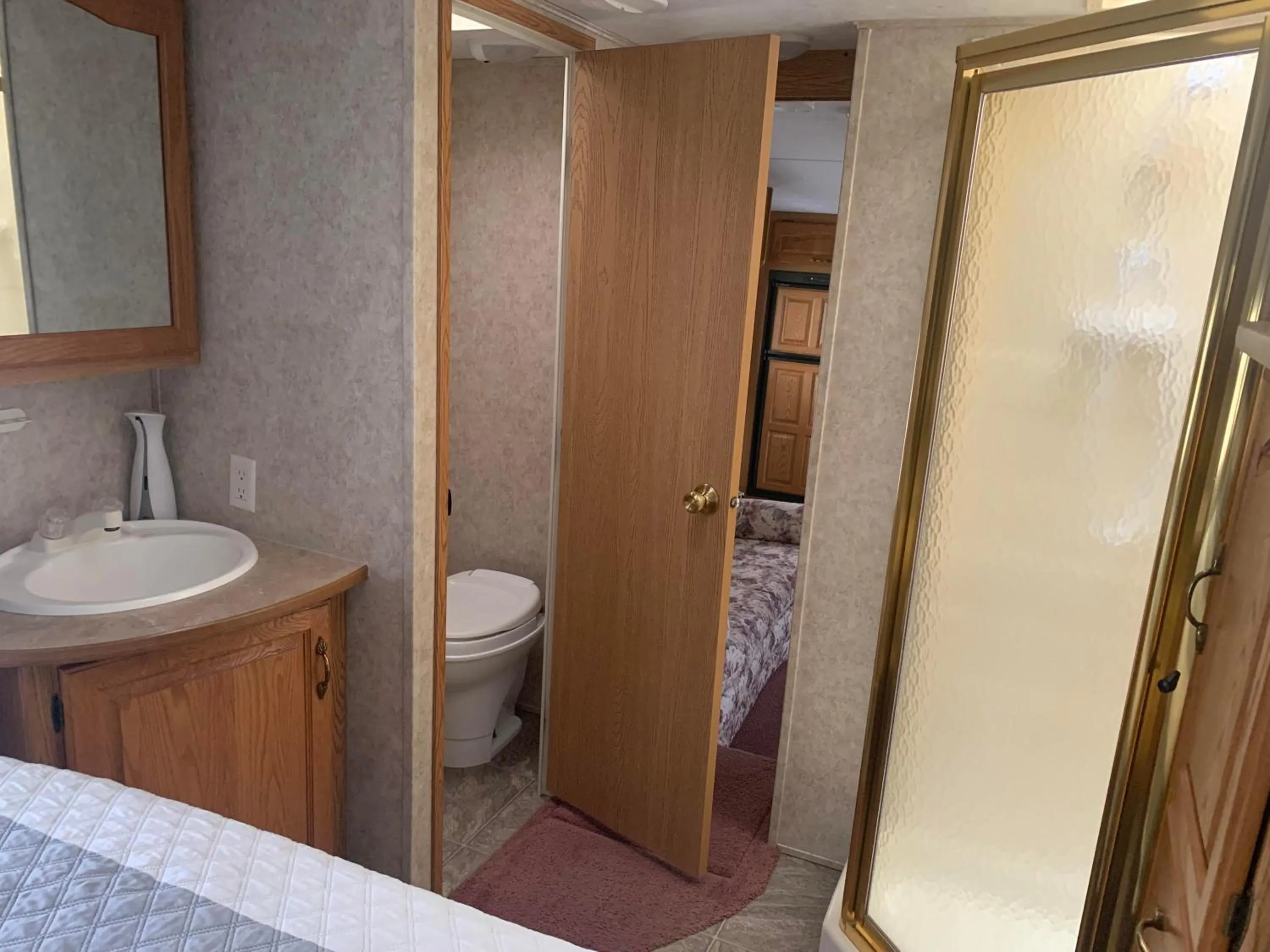 Shower in Motel de L'Anse et Camping Rimouski