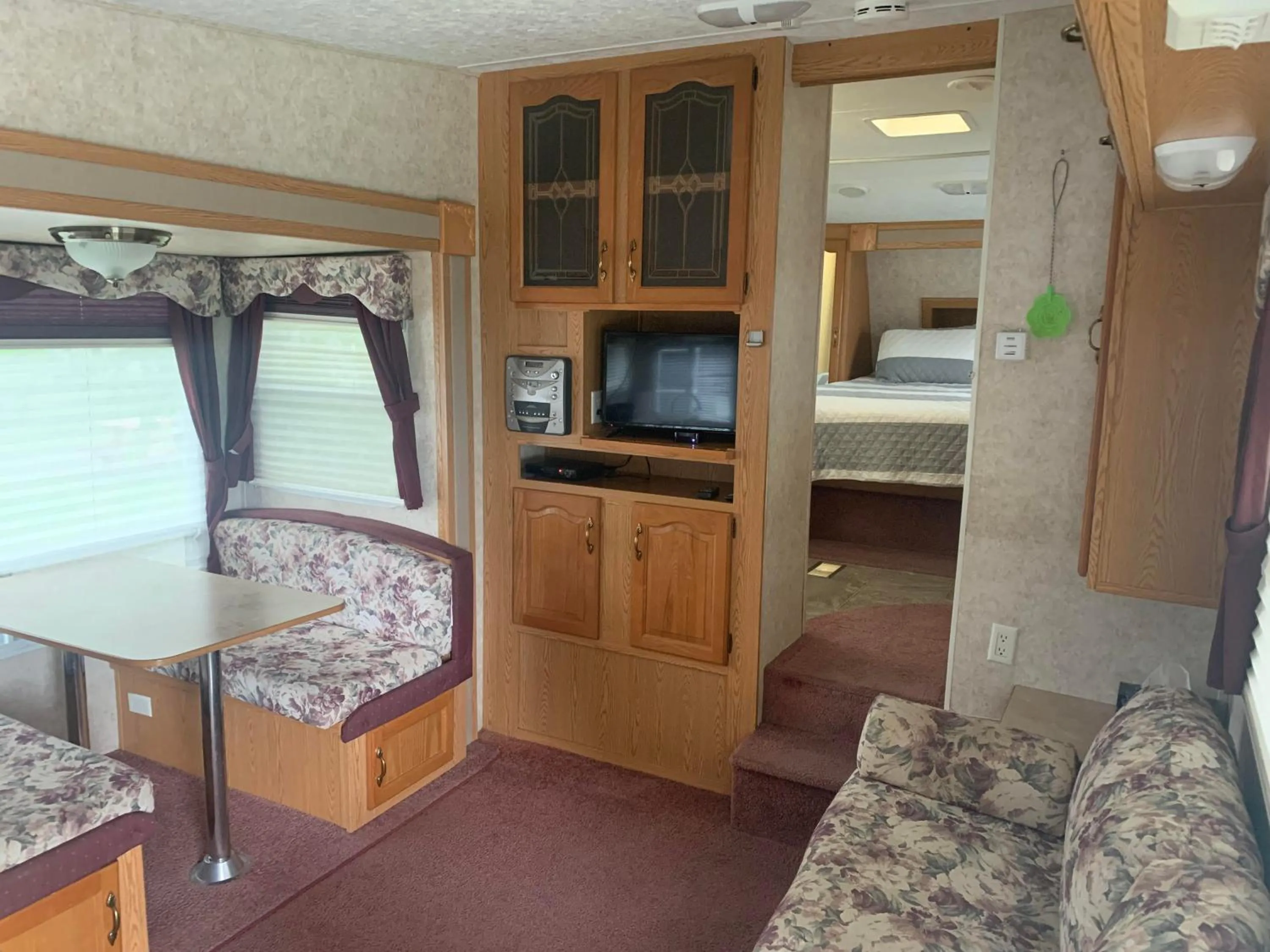 TV and multimedia in Motel de L'Anse et Camping Rimouski