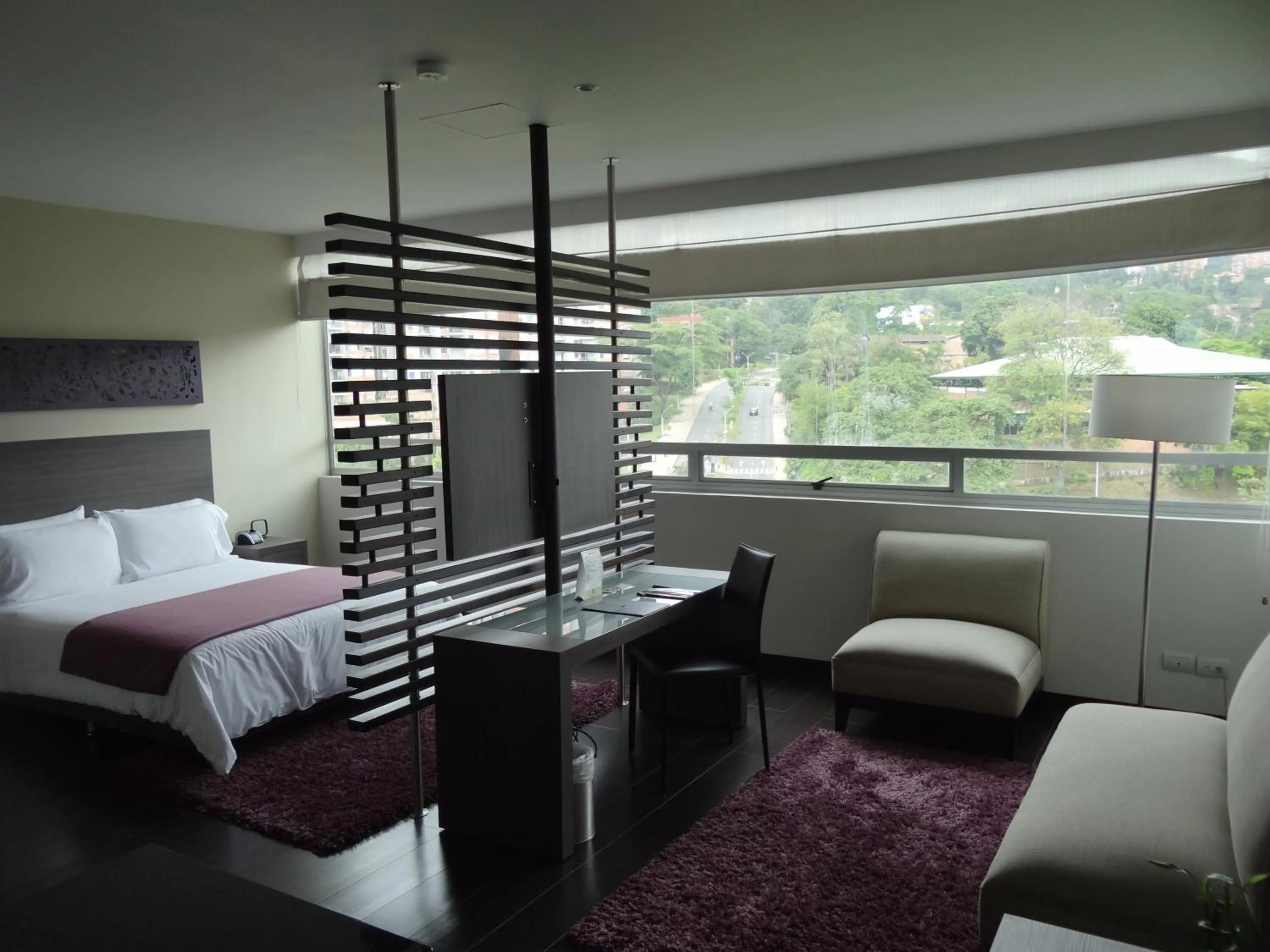 Bathroom, Bed in Hotel bh El Poblado