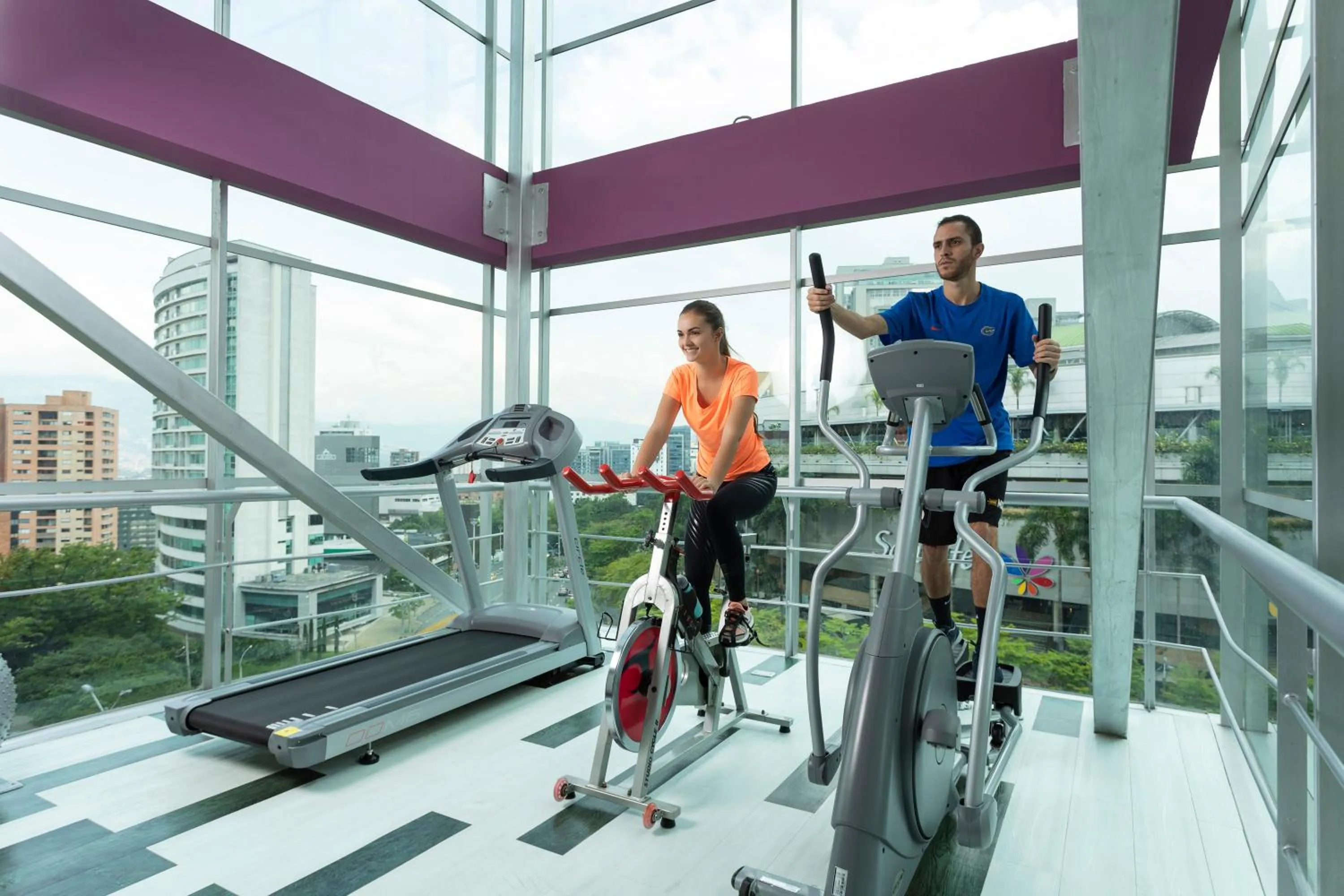 Fitness centre/facilities in Hotel bh El Poblado