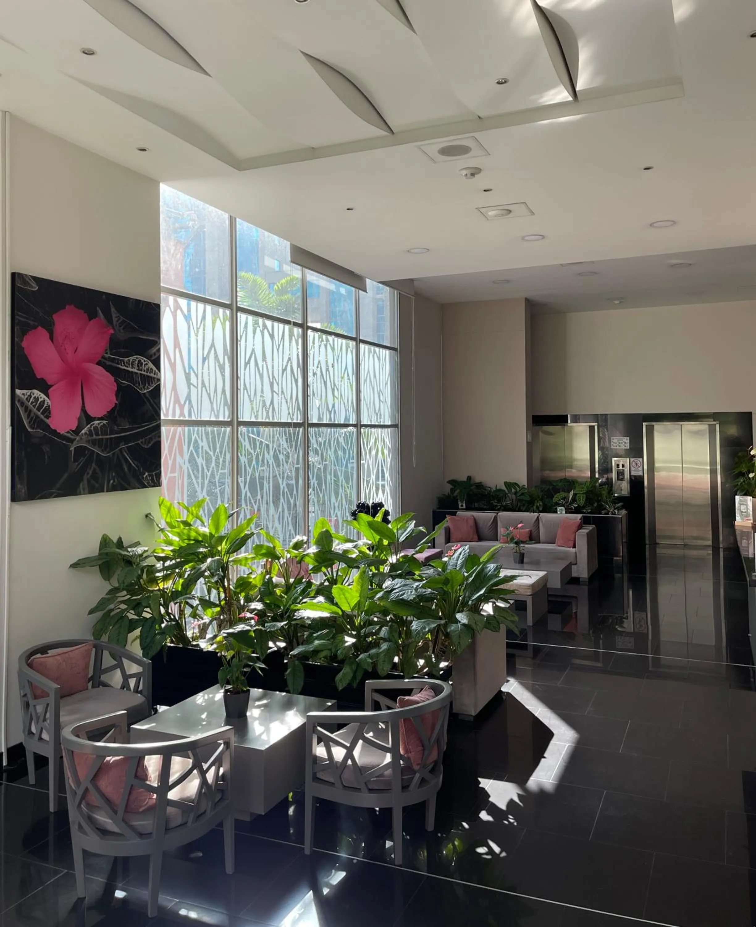 Lobby or reception in Hotel bh El Poblado