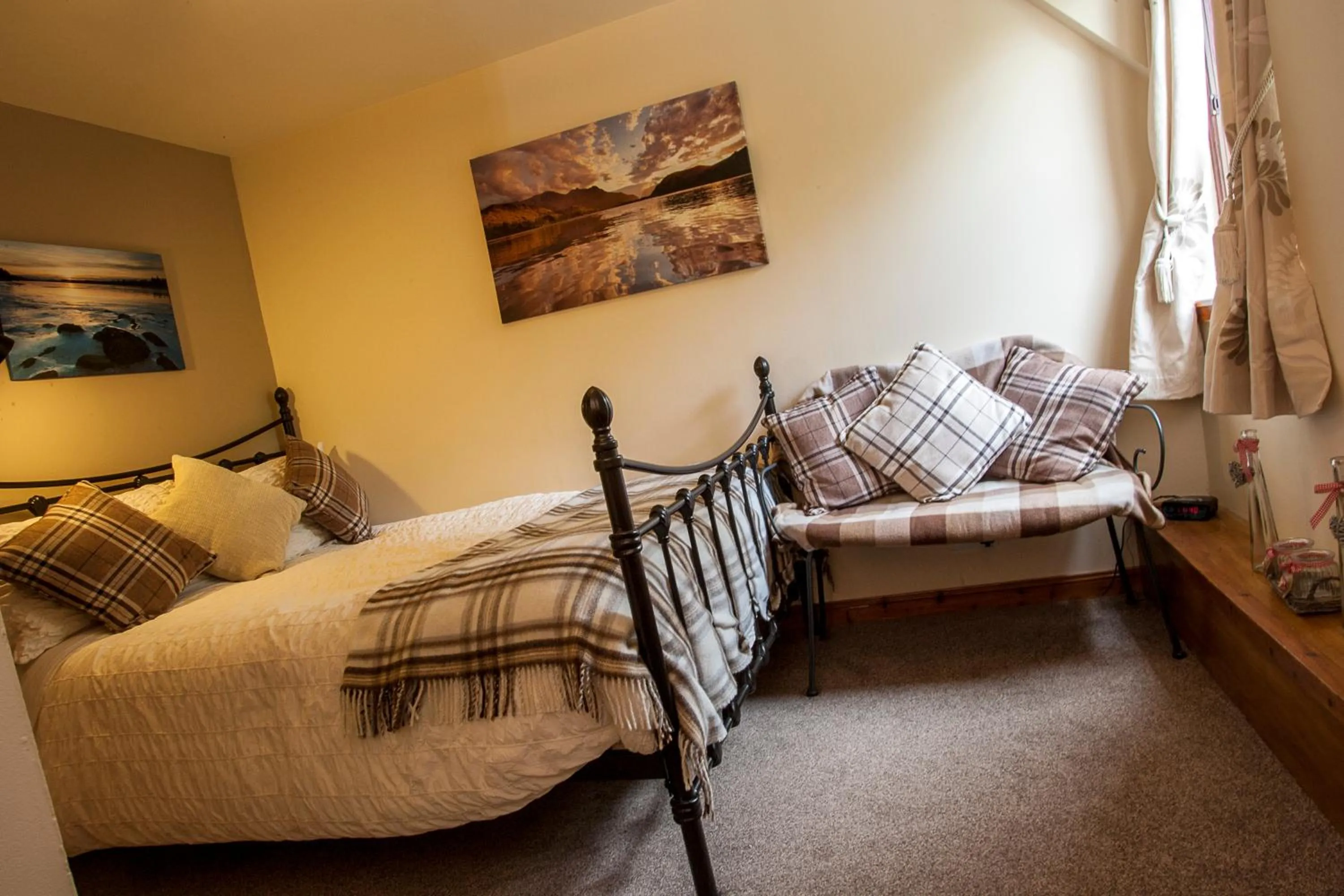 Day, Bed in Kettle House B&B