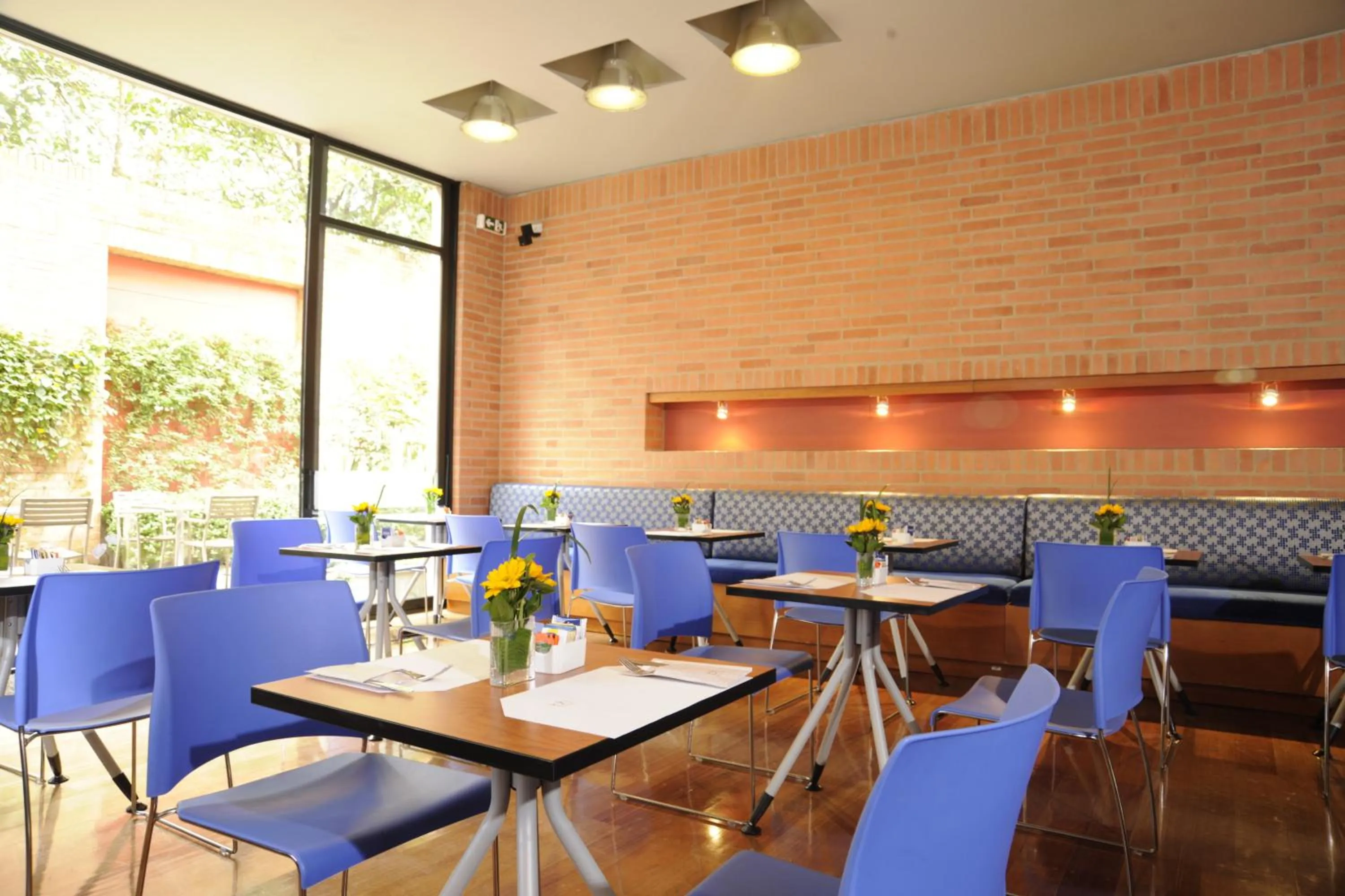 Restaurant/places to eat in Mercure Bogota BH Retiro