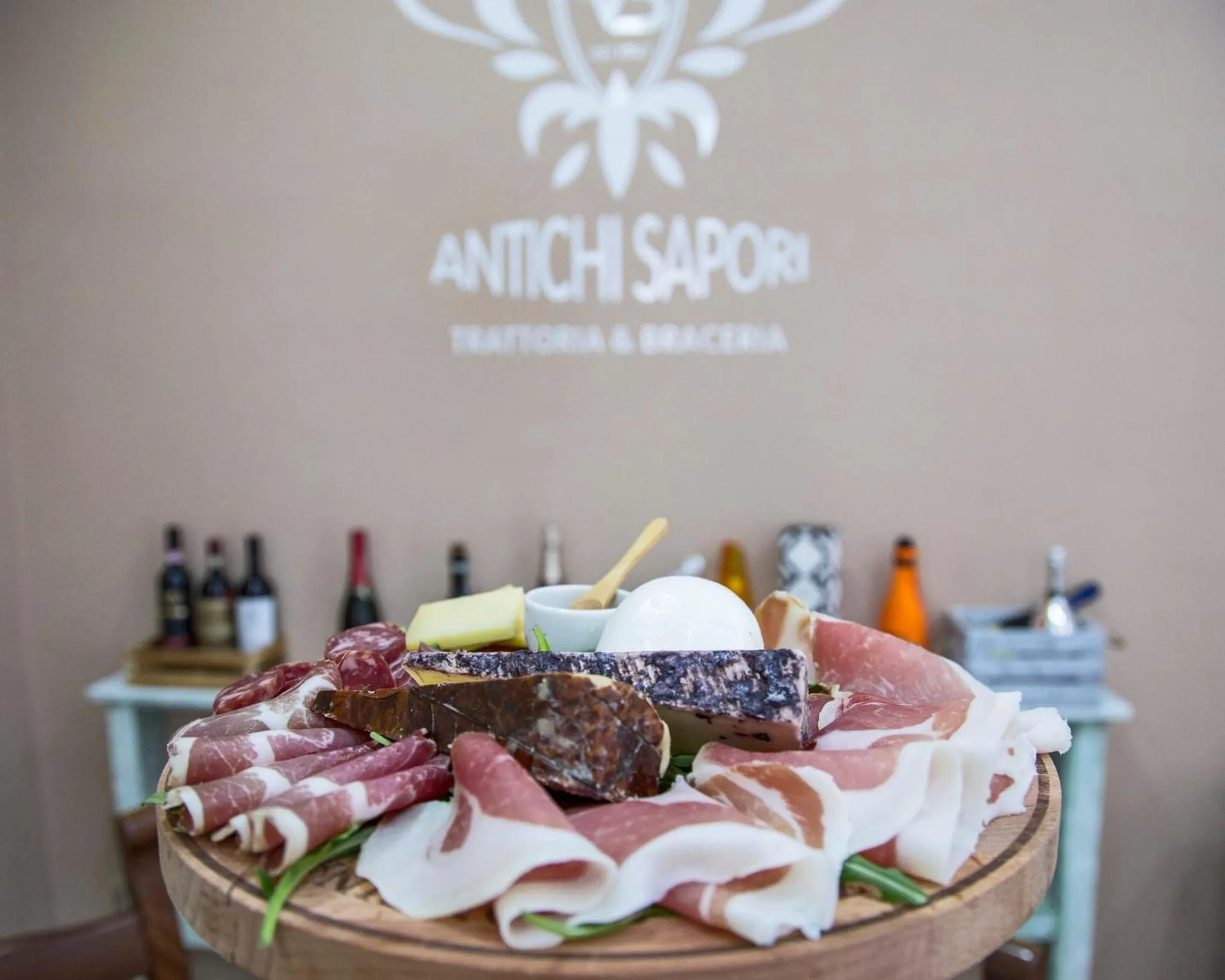 Restaurant/places to eat in B&B ART Caserta Centro