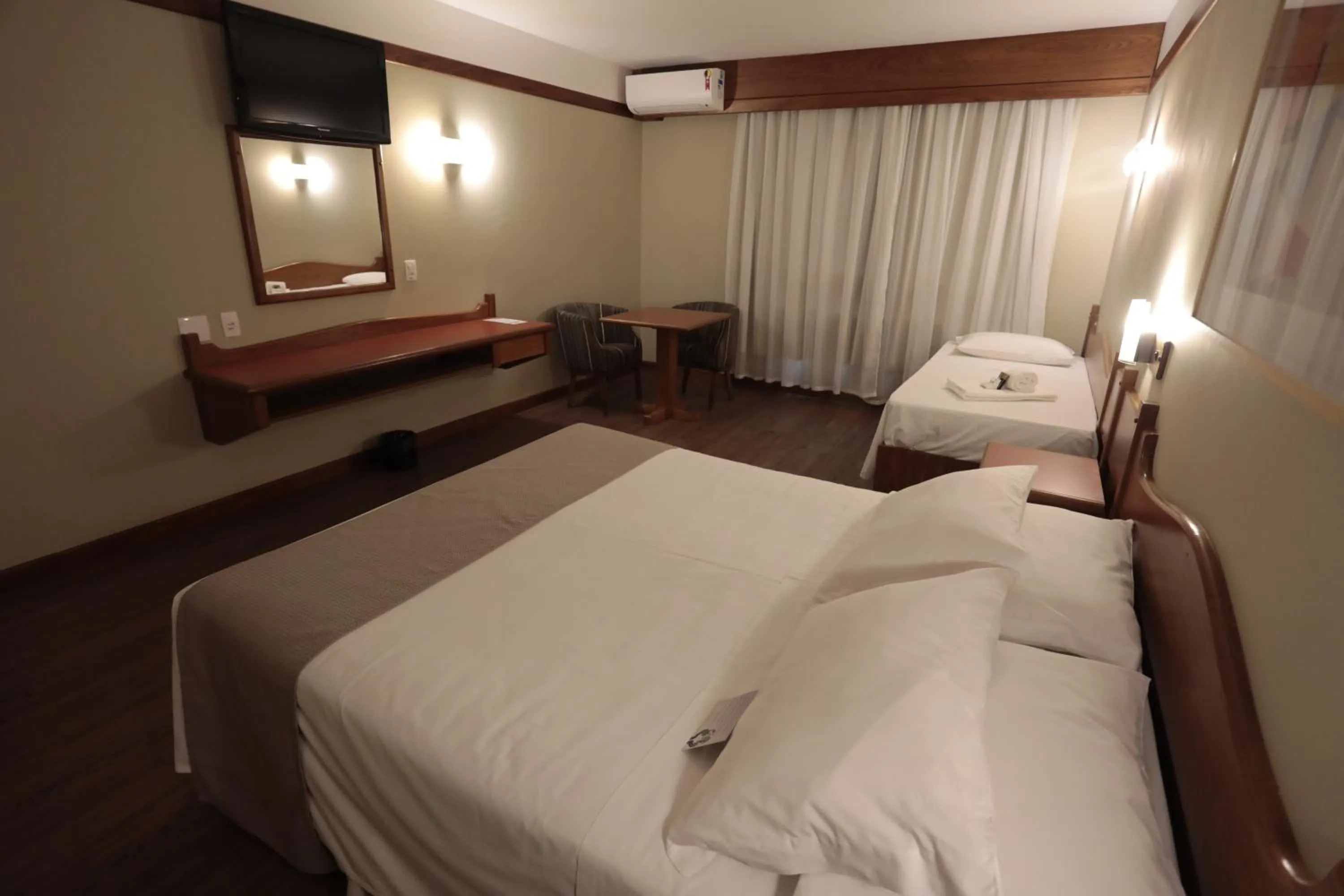 TV and multimedia, Bed in Tri Hotel
