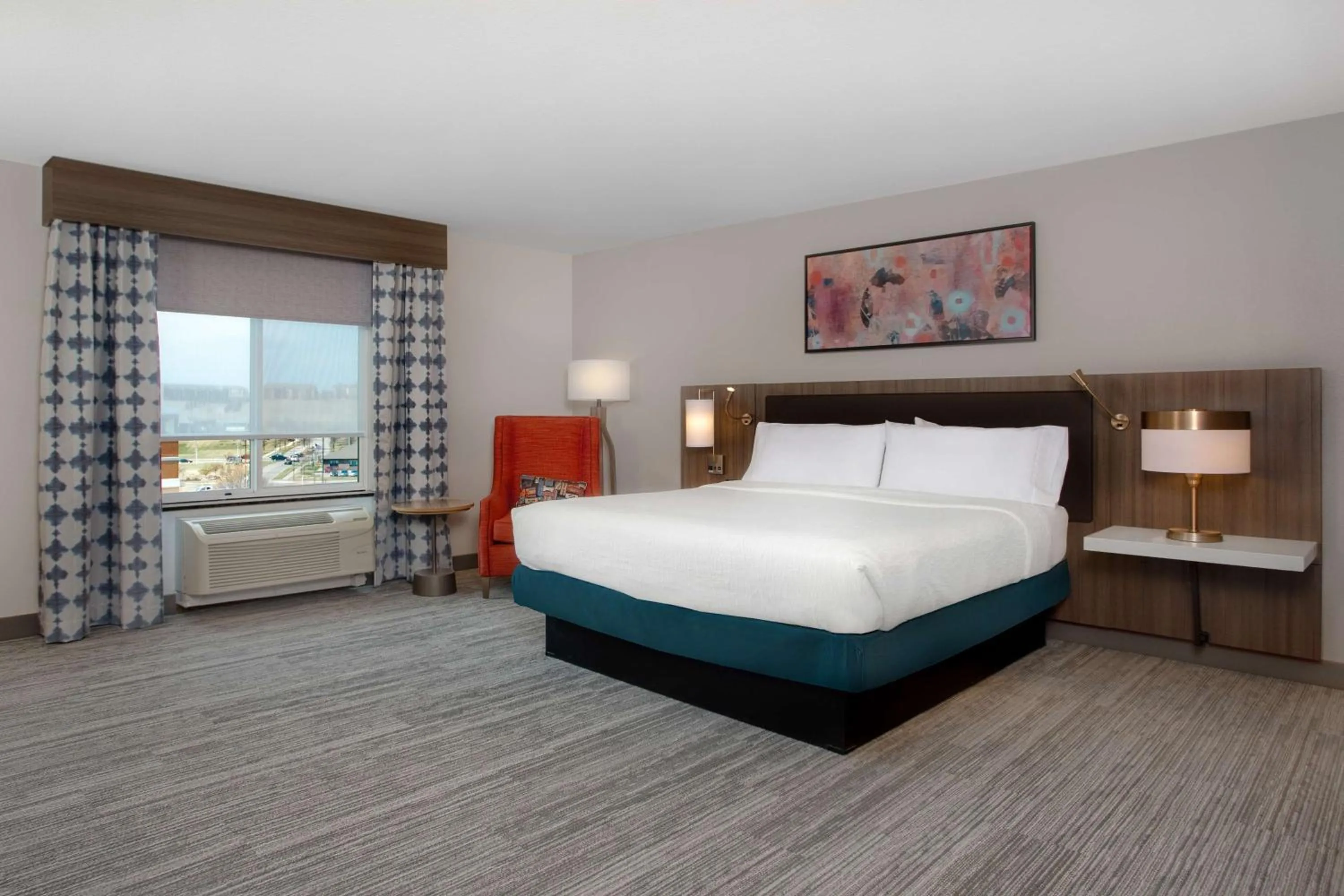 Bed in Hilton Garden Inn Omaha West