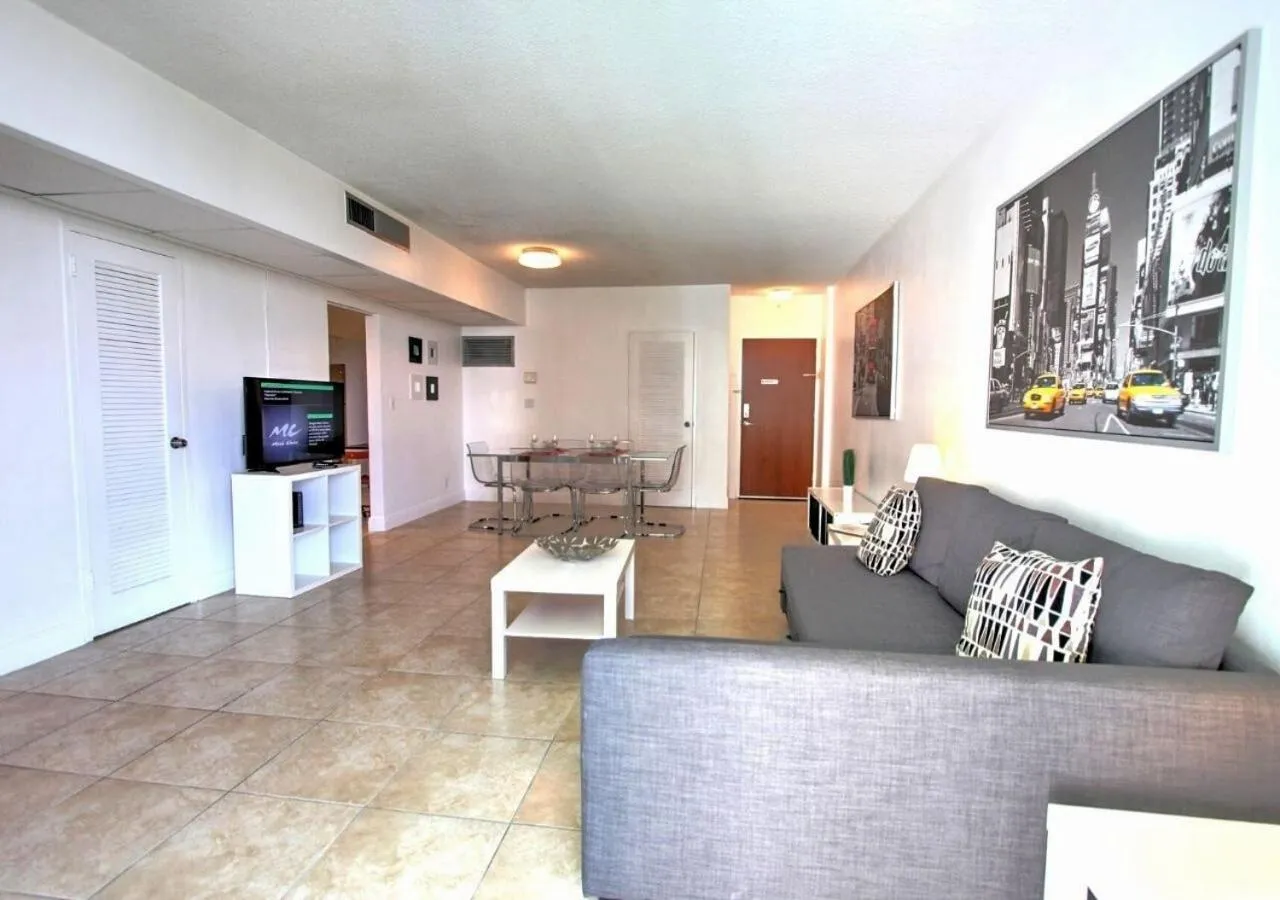 TV and multimedia in Miami Hallandale Condo, Partial Ocean View Direct Beach and Pool Access Miami Hollywood Beach