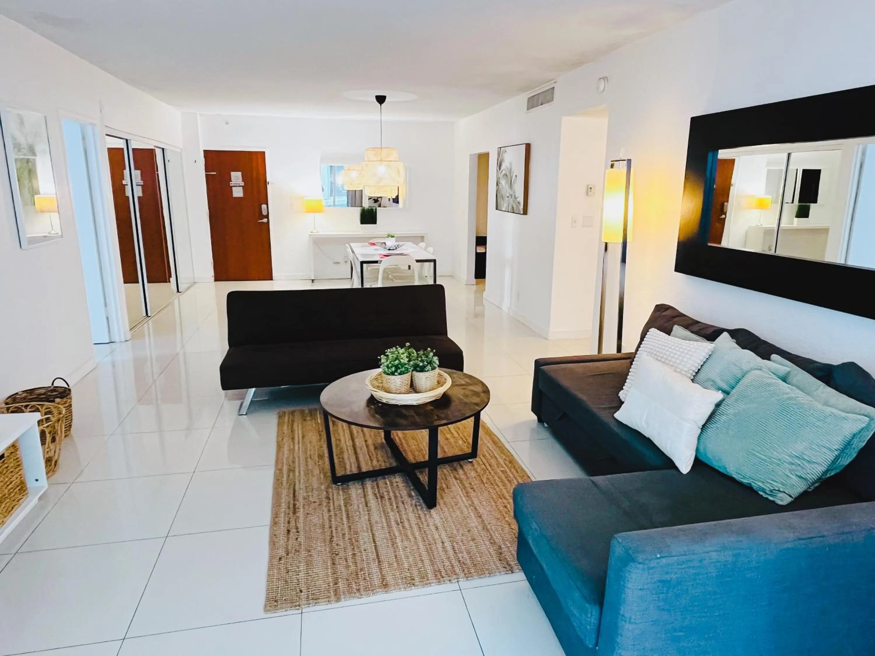 Miami Hallandale Condo, Partial Ocean View Direct Beach and Pool Access Miami Hollywood Beach