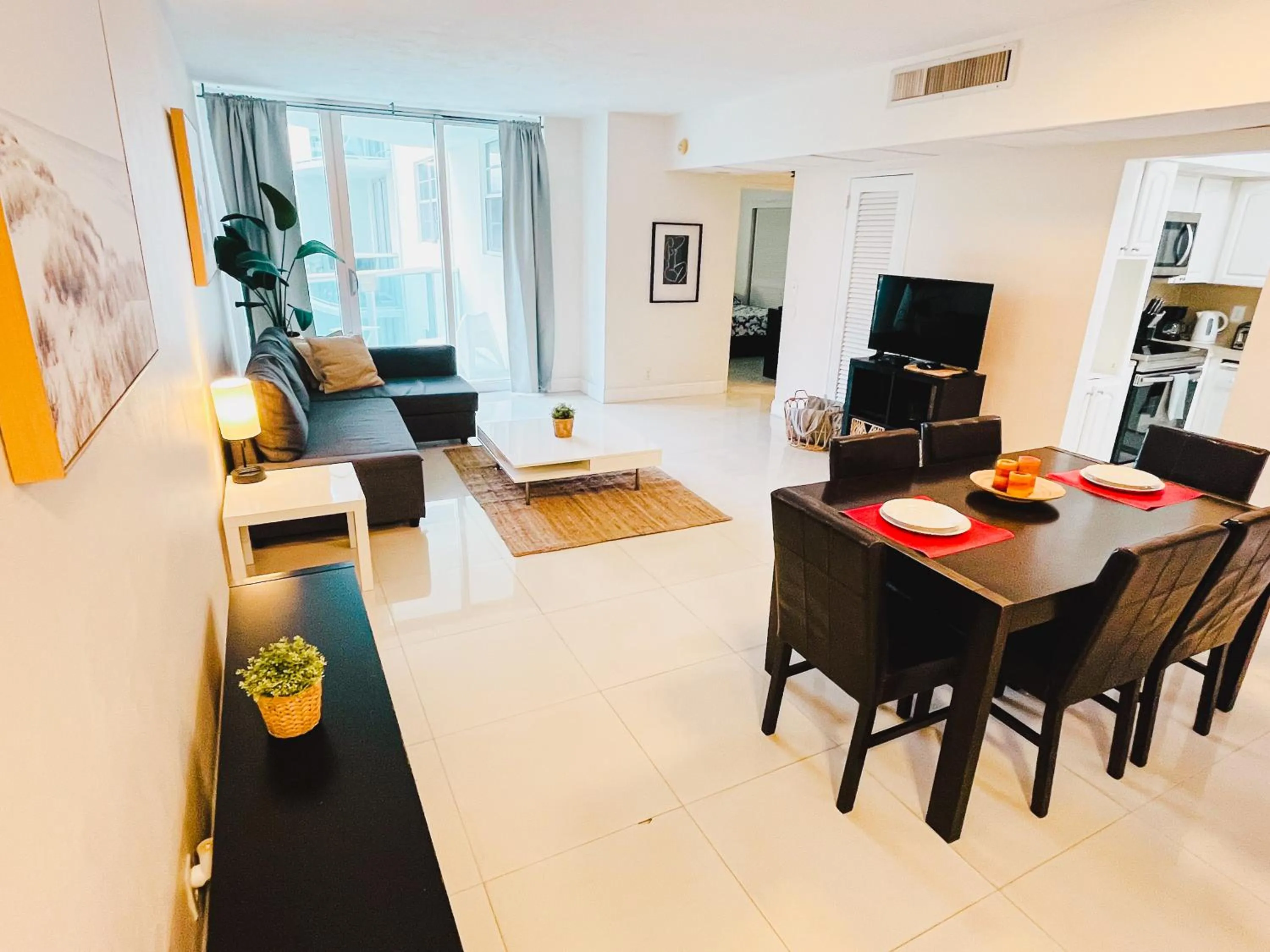 Miami Hallandale Condo, Partial Ocean View Direct Beach and Pool Access Miami Hollywood Beach