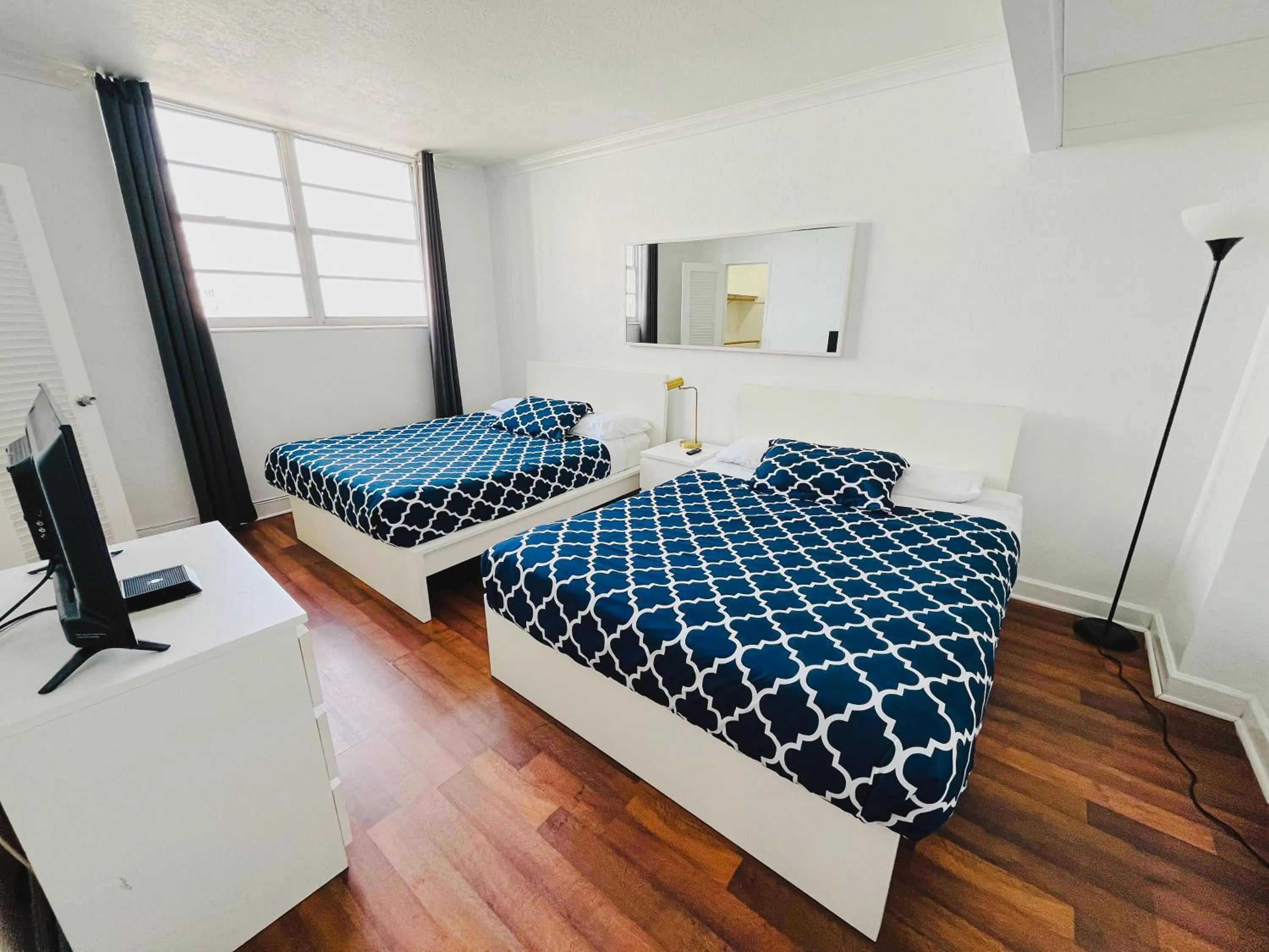 Bed in Miami Hallandale Condo, Partial Ocean View Direct Beach and Pool Access Miami Hollywood Beach