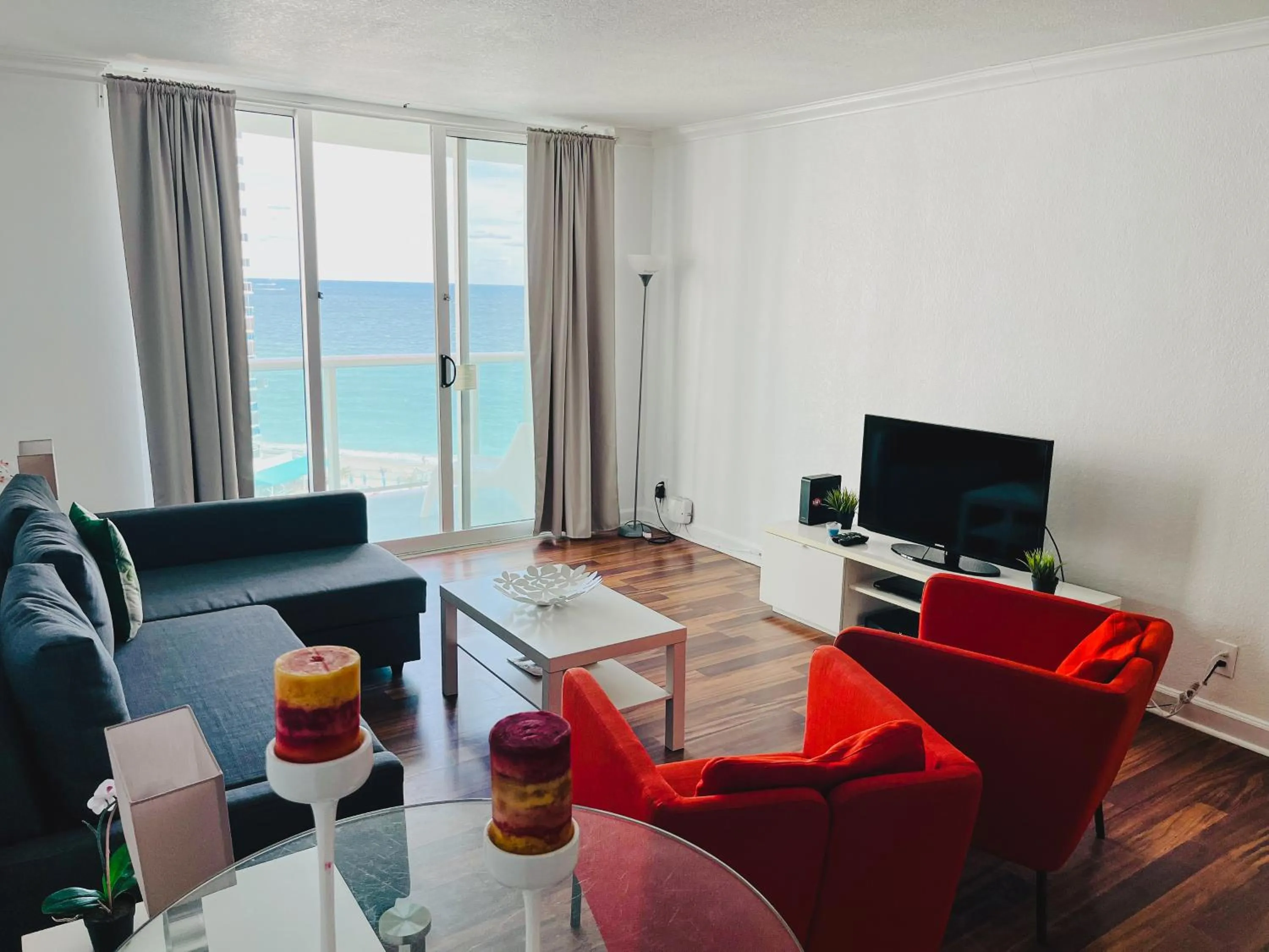 Miami Hallandale Condo, Partial Ocean View Direct Beach and Pool Access Miami Hollywood Beach